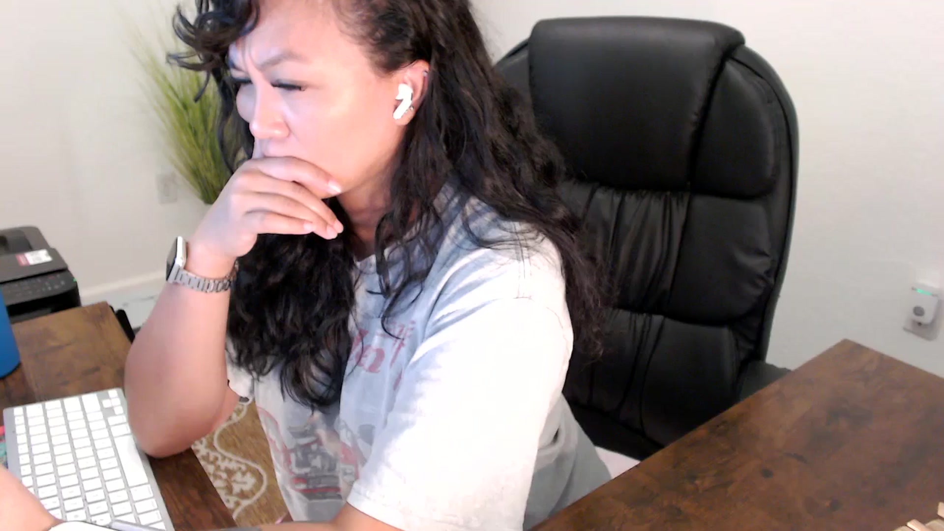 Gallery image thumbnail from MickaylaStar's myfreecams stream on, 08/13/2025, 17:13 image 9 of 20