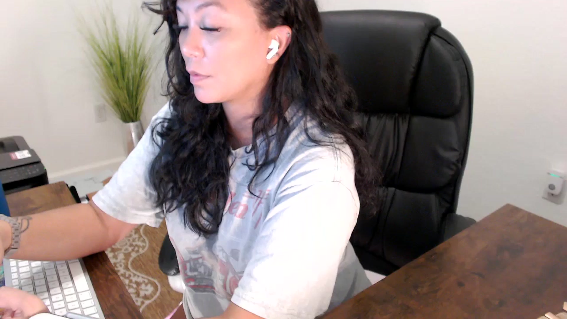 Gallery image thumbnail from MickaylaStar's myfreecams stream on, 08/13/2025, 17:13 image 12 of 20