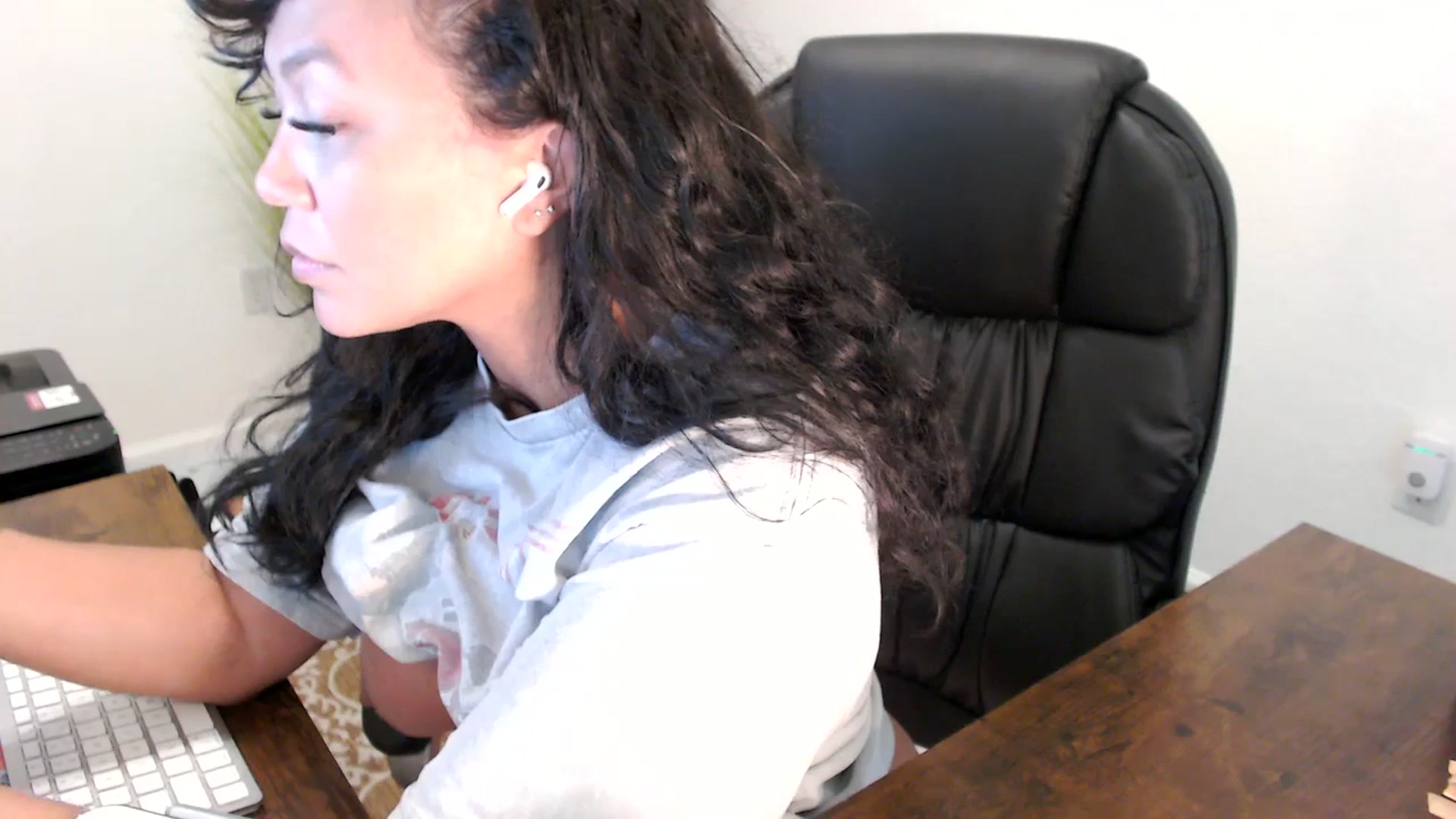 Gallery image thumbnail from MickaylaStar's myfreecams stream on, 08/13/2025, 19:15 image 13 of 20