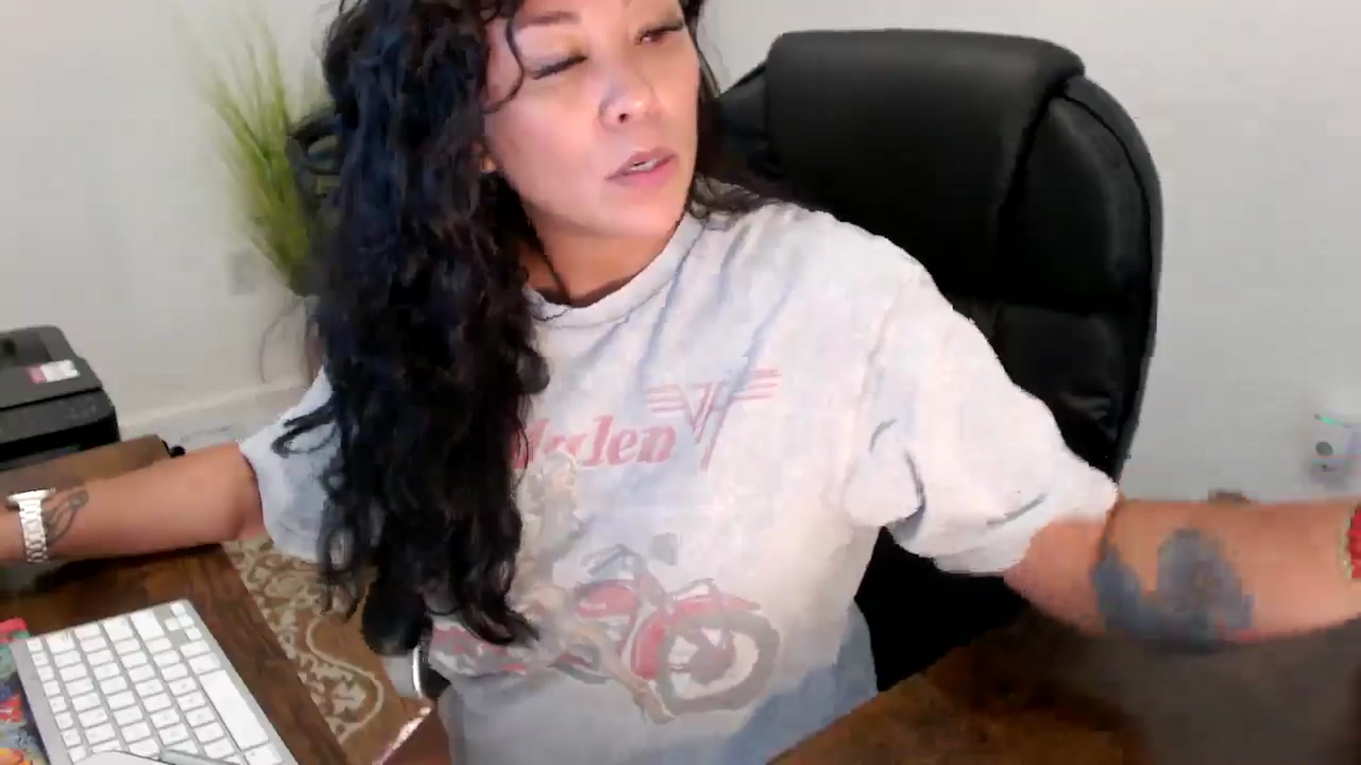 Gallery image thumbnail from MickaylaStar's myfreecams stream on, 08/13/2025, 20:31 image 20 of 20
