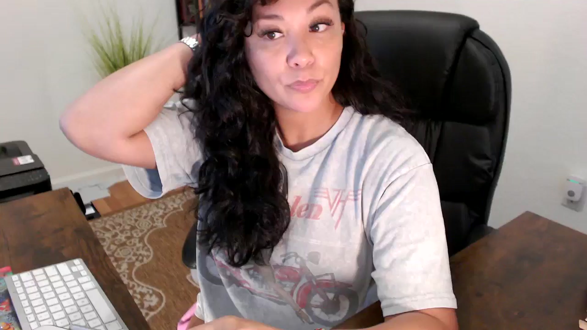 Gallery image thumbnail from MickaylaStar's myfreecams stream on, 08/13/2025, 20:31 image 12 of 20