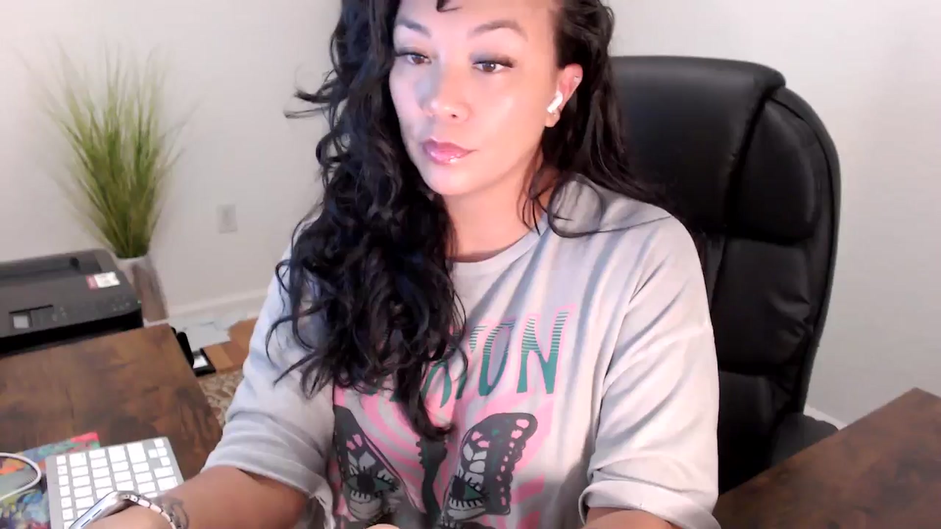 Gallery image thumbnail from MickaylaStar's myfreecams stream on, 08/14/2025, 15:01 image 2 of 20