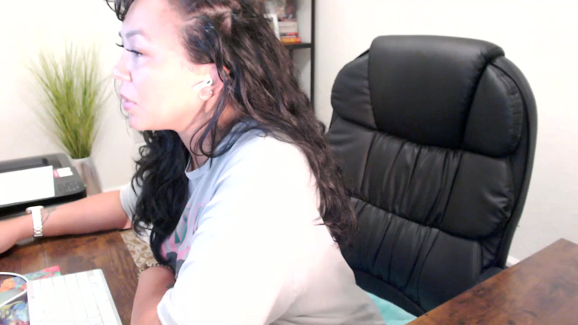 Gallery image thumbnail from MickaylaStar's myfreecams stream on, 08/14/2025, 15:01 image 15 of 20