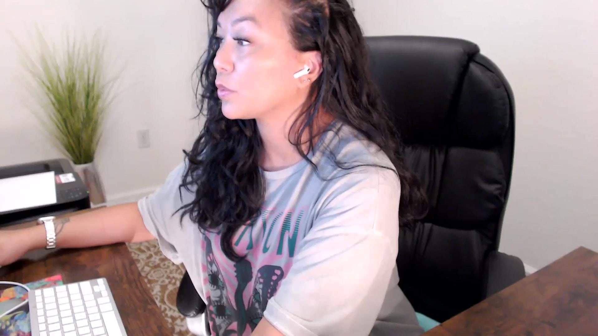 Gallery image thumbnail from MickaylaStar's myfreecams stream on, 08/14/2025, 15:01 image 12 of 20