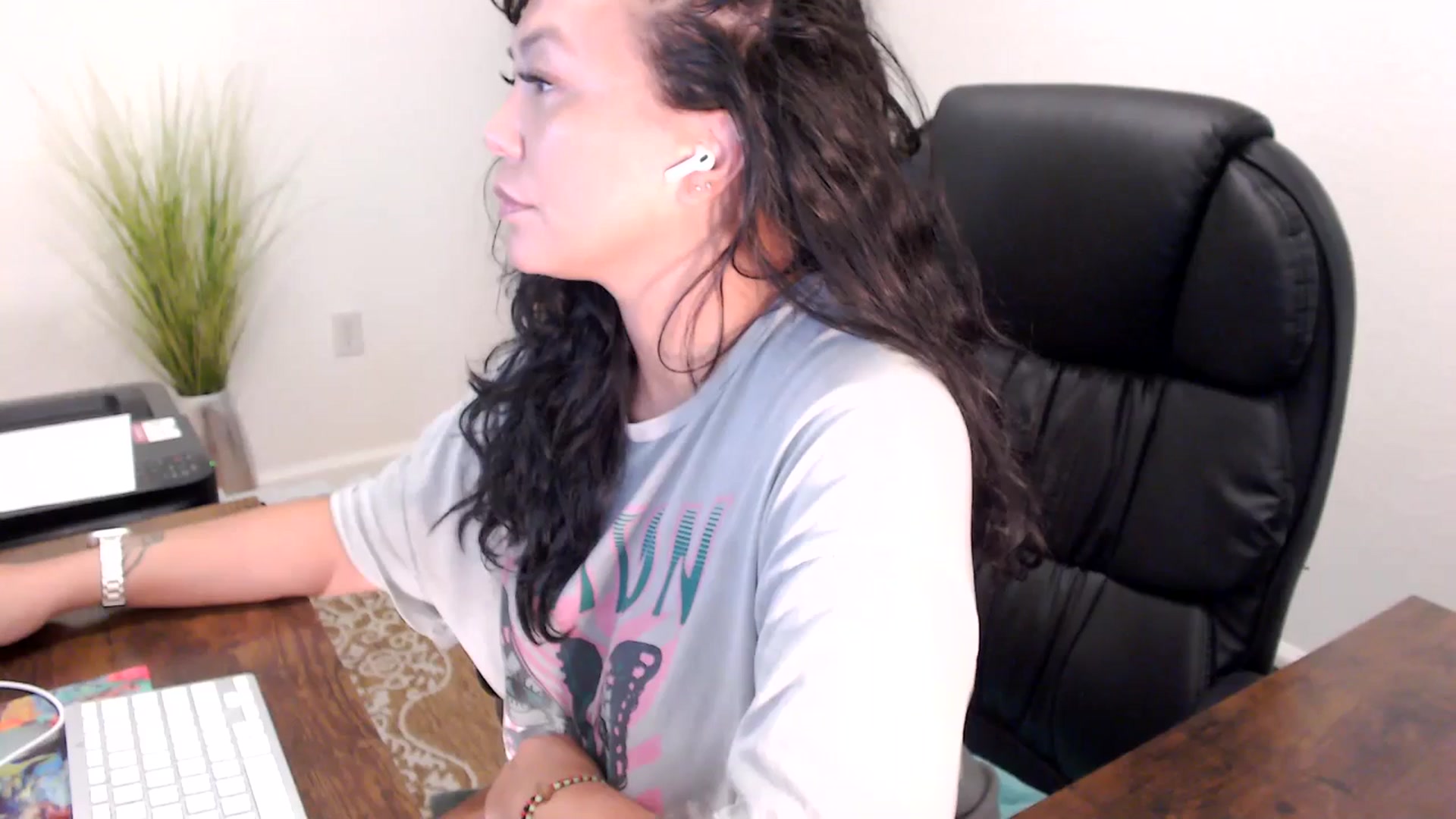 Gallery image thumbnail from MickaylaStar's myfreecams stream on, 08/14/2025, 15:01 image 18 of 20