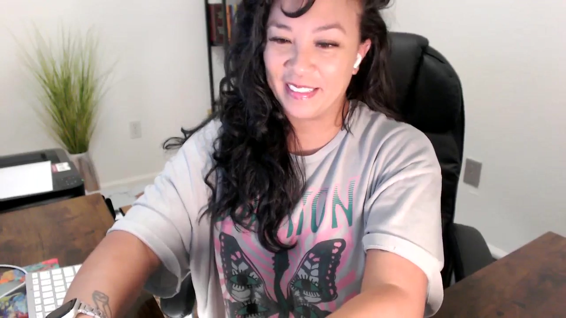 Gallery image thumbnail from MickaylaStar's myfreecams stream on, 08/14/2025, 15:01 image 17 of 20