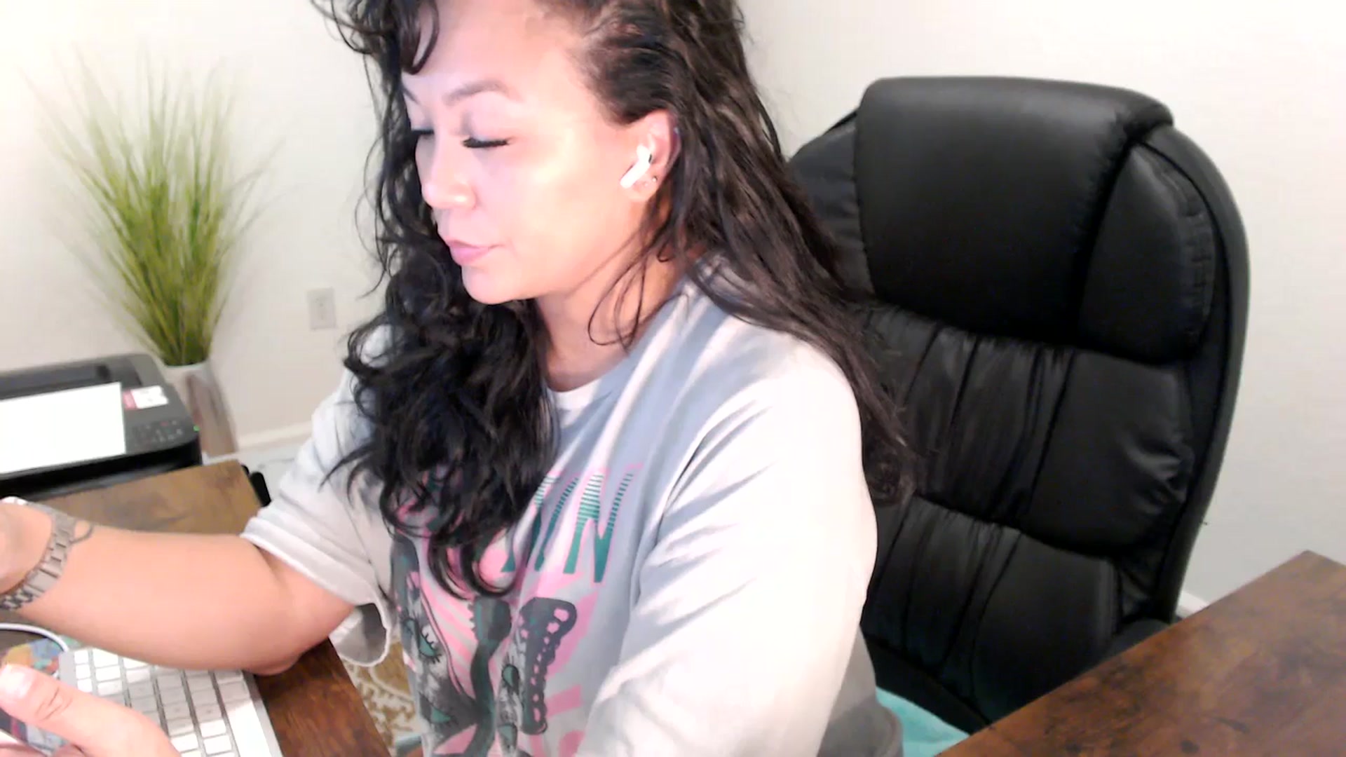 Gallery image thumbnail from MickaylaStar's myfreecams stream on, 08/14/2025, 15:01 image 20 of 20