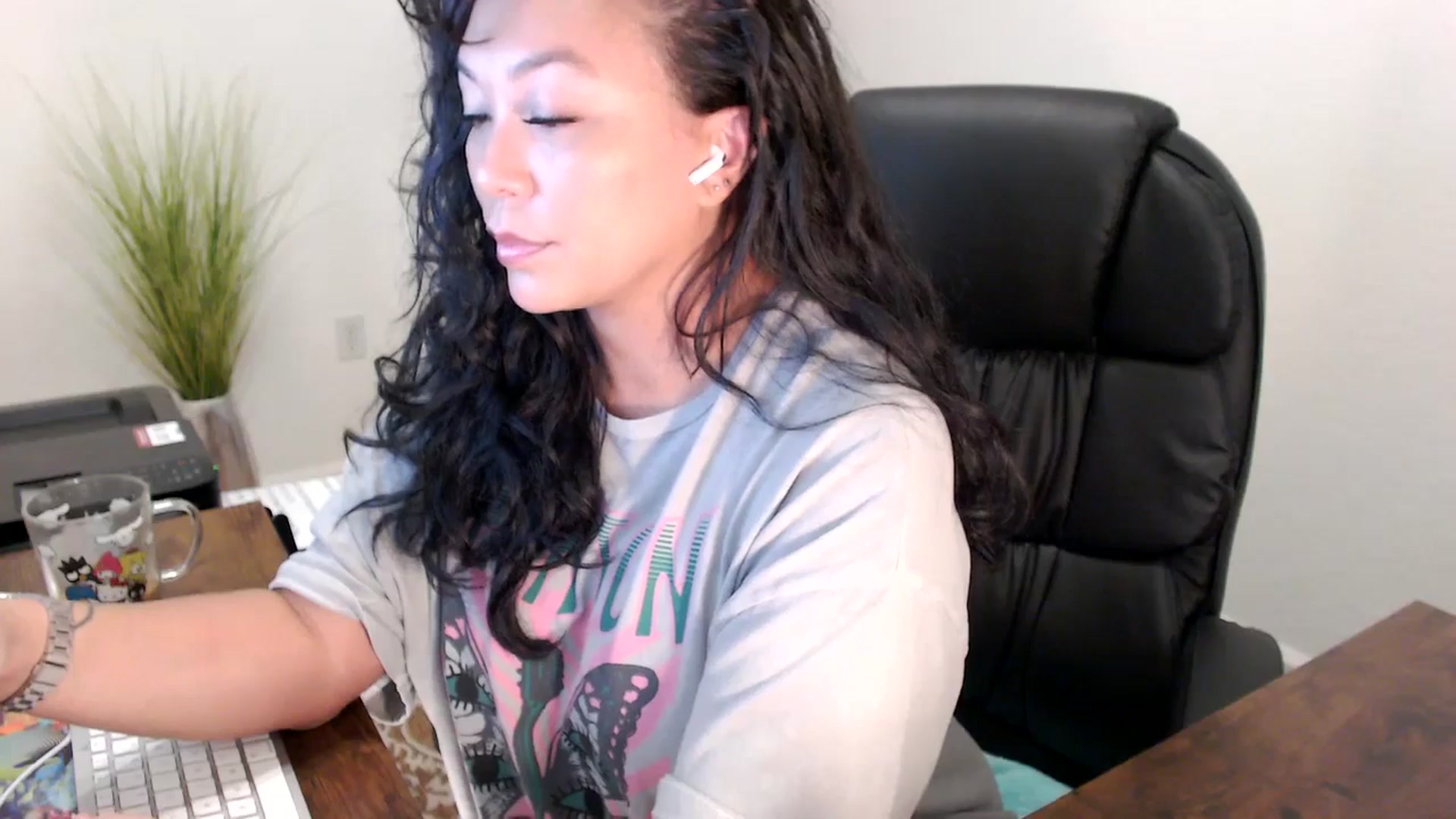 Gallery image thumbnail from MickaylaStar's myfreecams stream on, 08/14/2025, 15:01 image 8 of 20