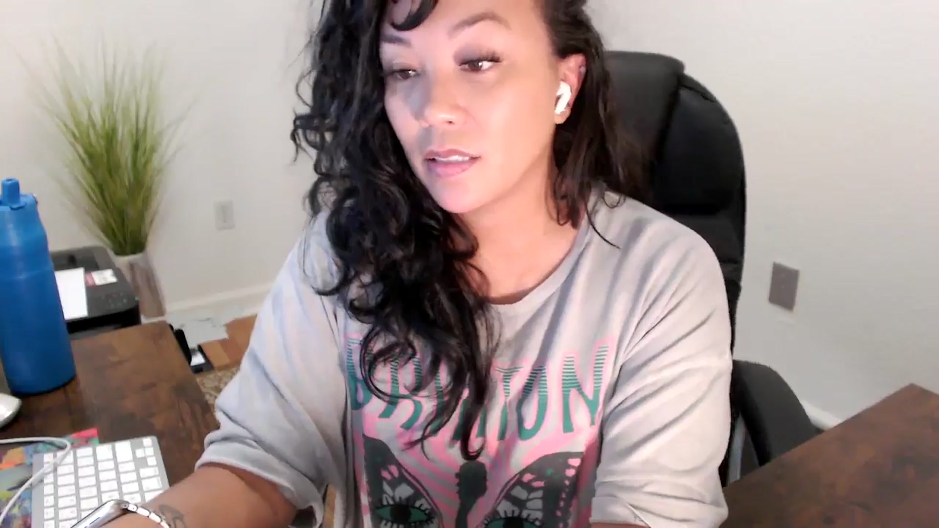 Gallery image thumbnail from MickaylaStar's myfreecams stream on, 08/14/2025, 15:31 image 16 of 20