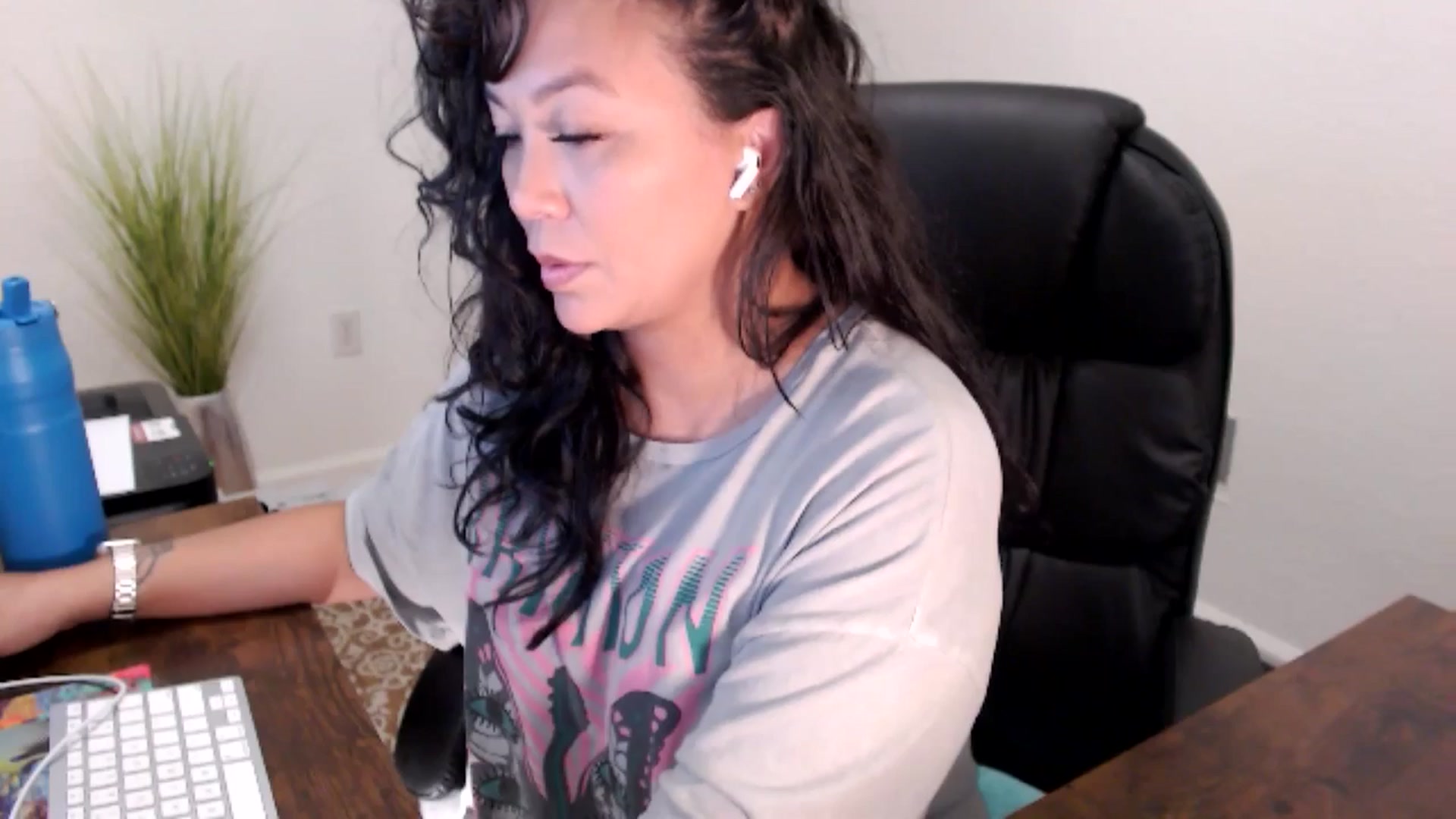 Gallery image thumbnail from MickaylaStar's myfreecams stream on, 08/14/2025, 15:31 image 13 of 20