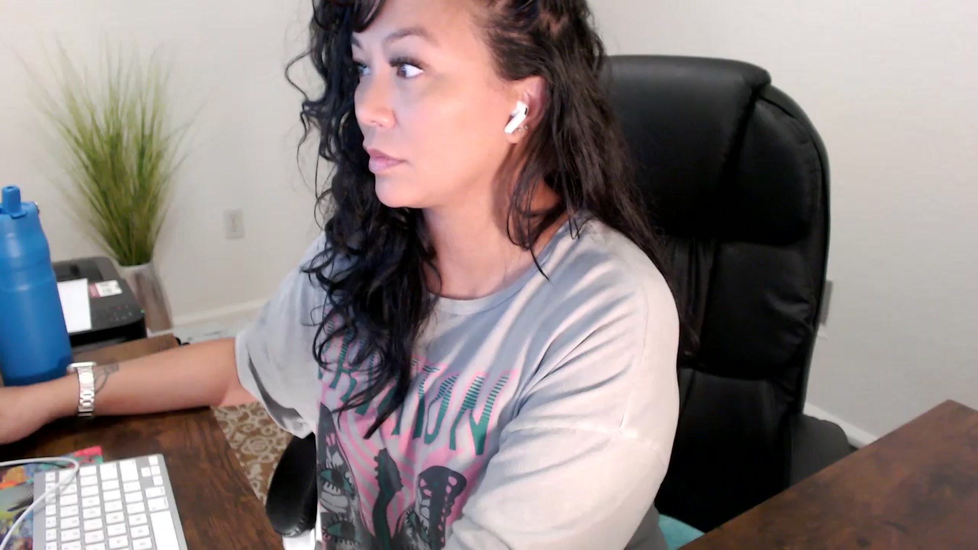 Gallery image thumbnail from MickaylaStar's myfreecams stream on, 08/14/2025, 15:31 image 14 of 20