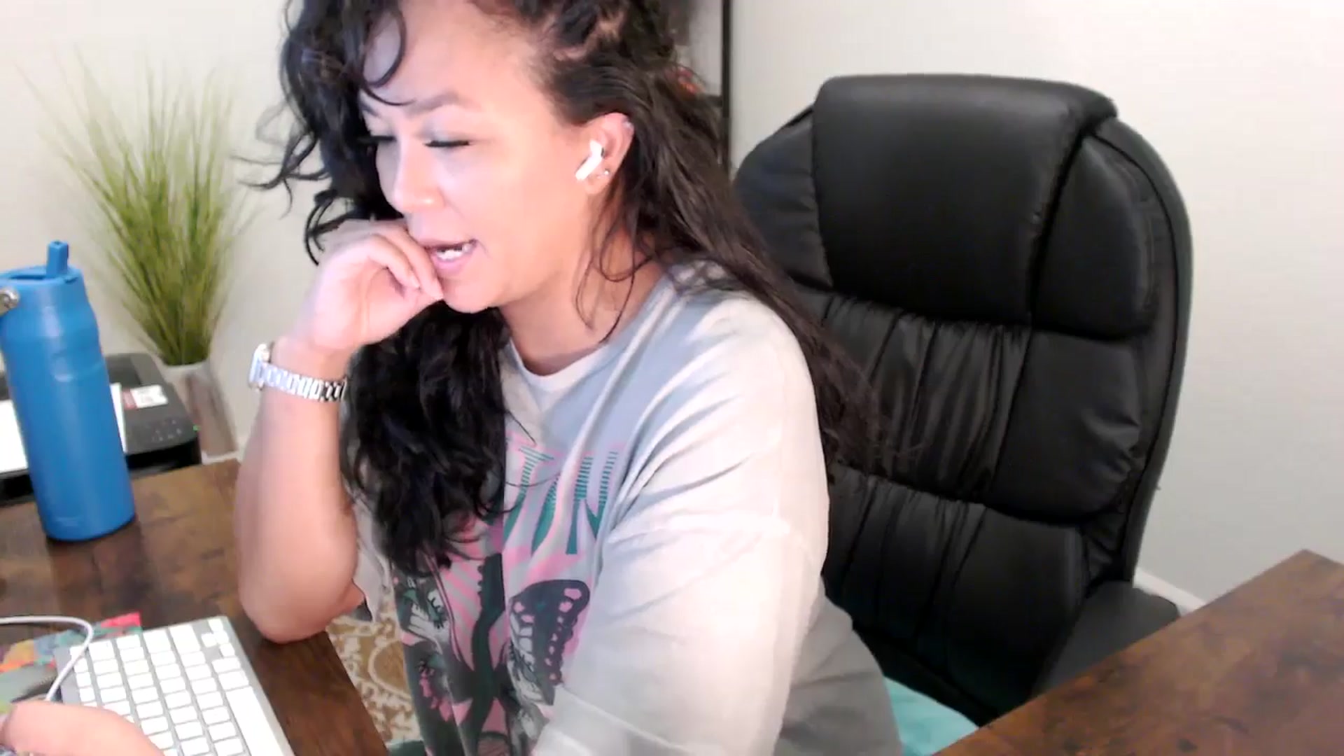 Gallery image thumbnail from MickaylaStar's myfreecams stream on, 08/14/2025, 16:27 image 8 of 20