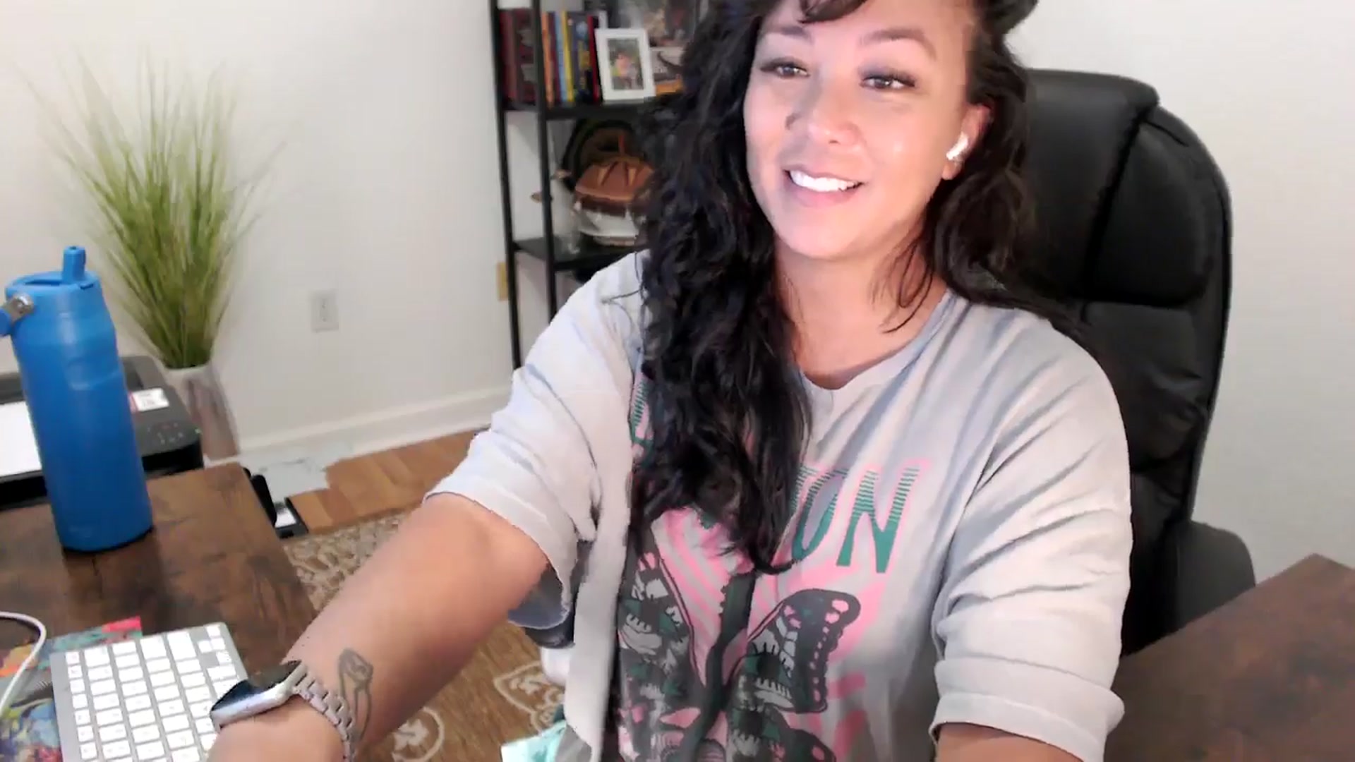 Gallery image thumbnail from MickaylaStar's myfreecams stream on, 08/14/2025, 16:48 image 6 of 20