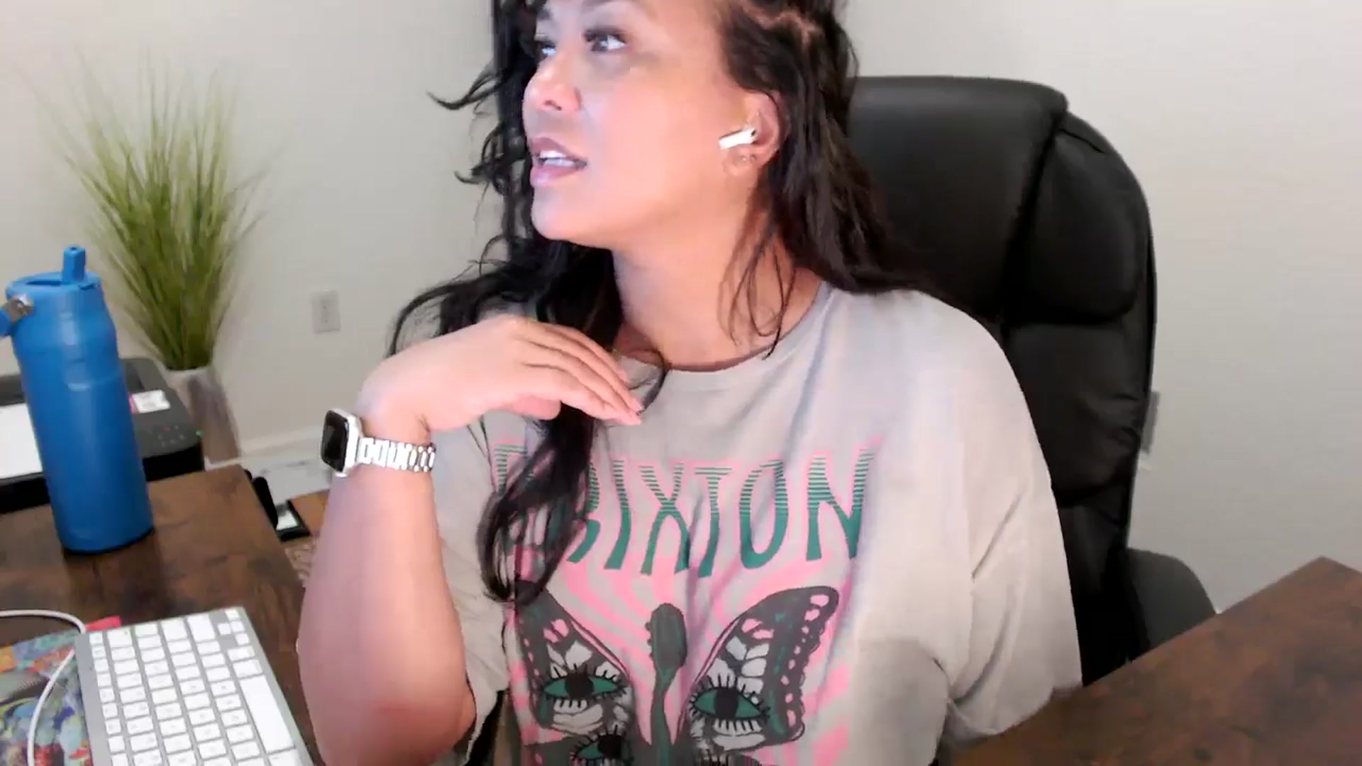 Gallery image thumbnail from MickaylaStar's myfreecams stream on, 08/14/2025, 16:48 image 12 of 20