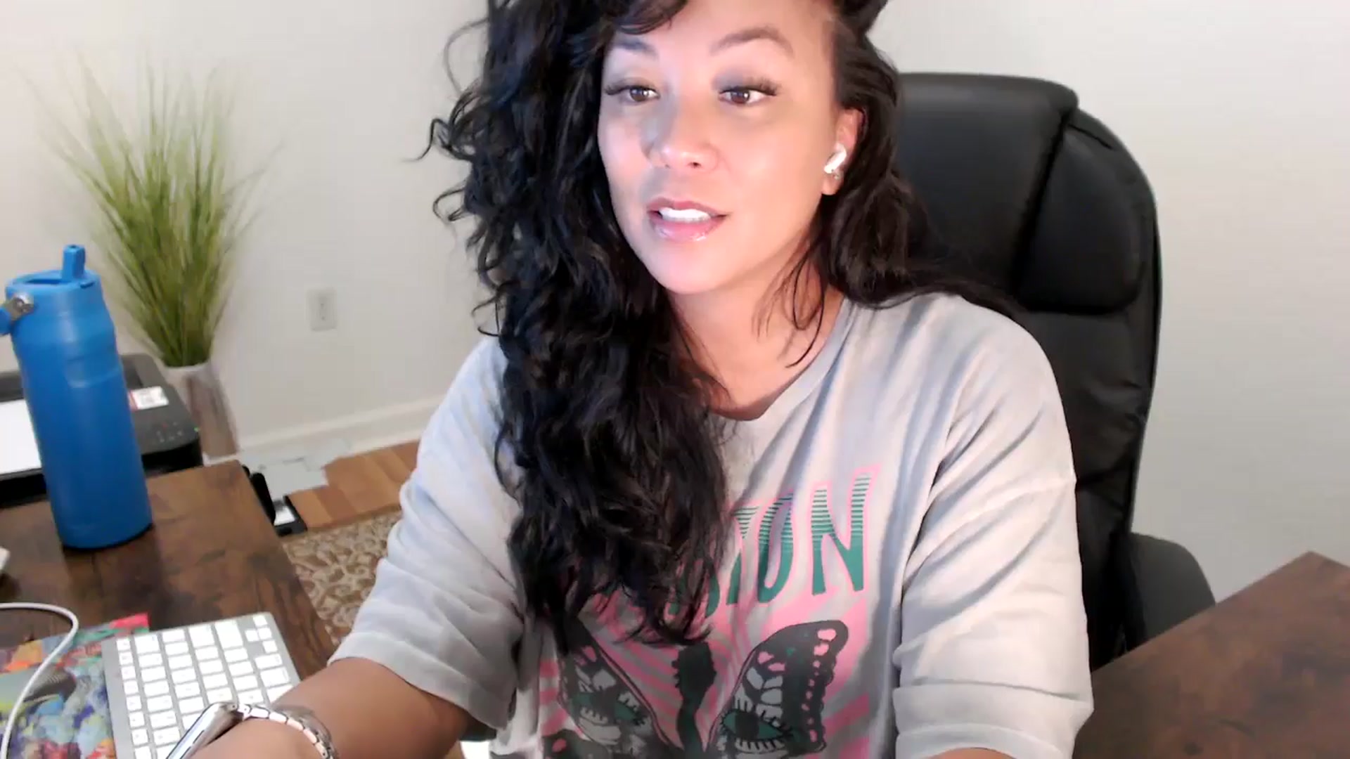 Gallery image thumbnail from MickaylaStar's myfreecams stream on, 08/14/2025, 16:48 image 10 of 20