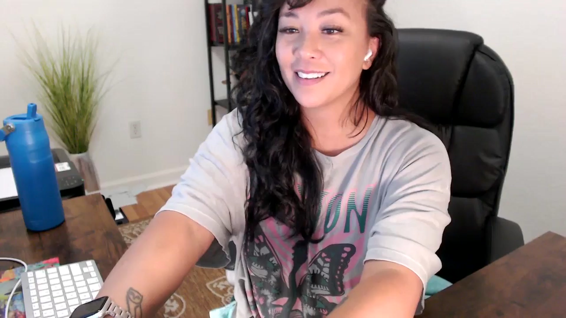 Gallery image thumbnail from MickaylaStar's myfreecams stream on, 08/14/2025, 16:48 image 5 of 20