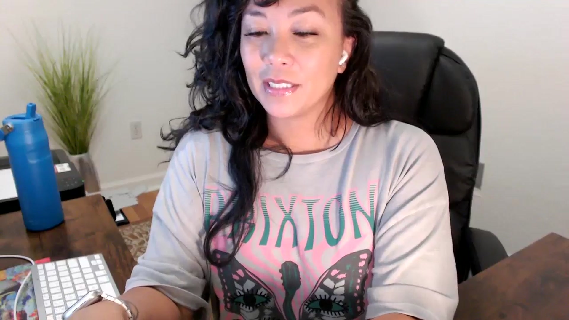 Gallery image thumbnail from MickaylaStar's myfreecams stream on, 08/14/2025, 16:48 image 14 of 20