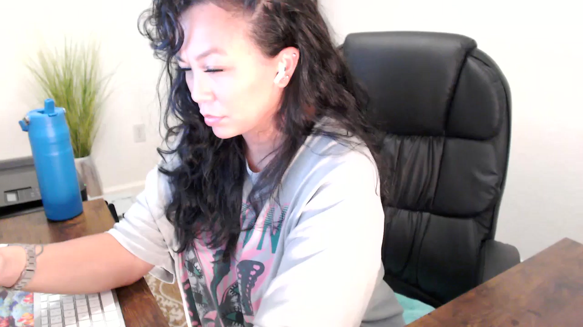 Gallery image thumbnail from MickaylaStar's myfreecams stream on, 08/14/2025, 18:35 image 1 of 20