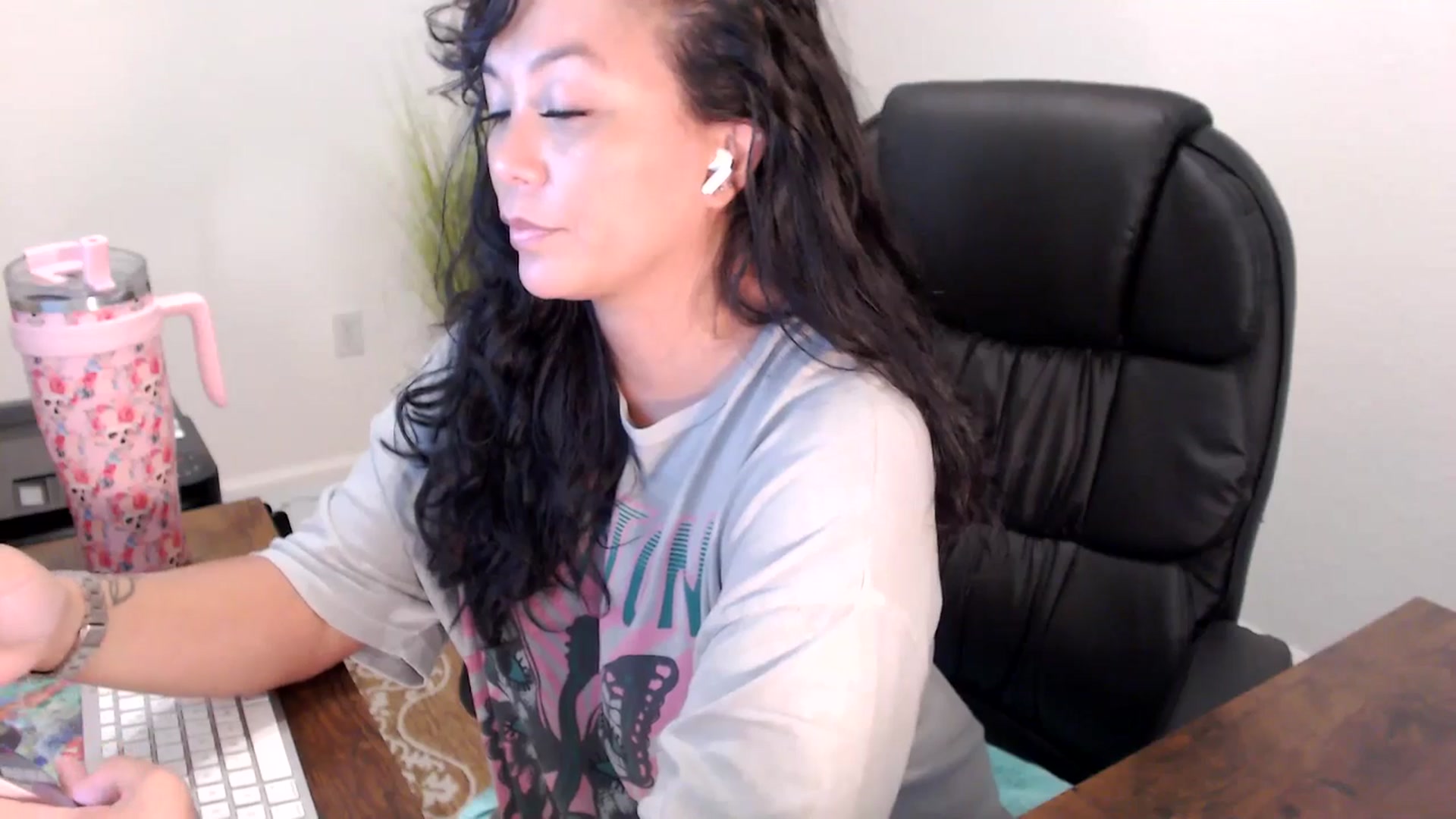 Gallery image thumbnail from MickaylaStar's myfreecams stream on, 08/14/2025, 18:57 image 11 of 20