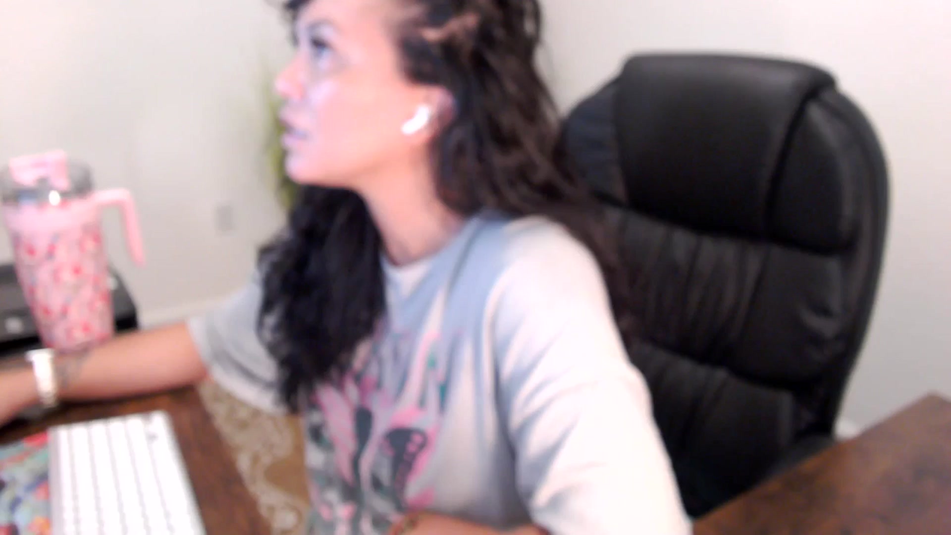 Gallery image thumbnail from MickaylaStar's myfreecams stream on, 08/14/2025, 18:57 image 1 of 20