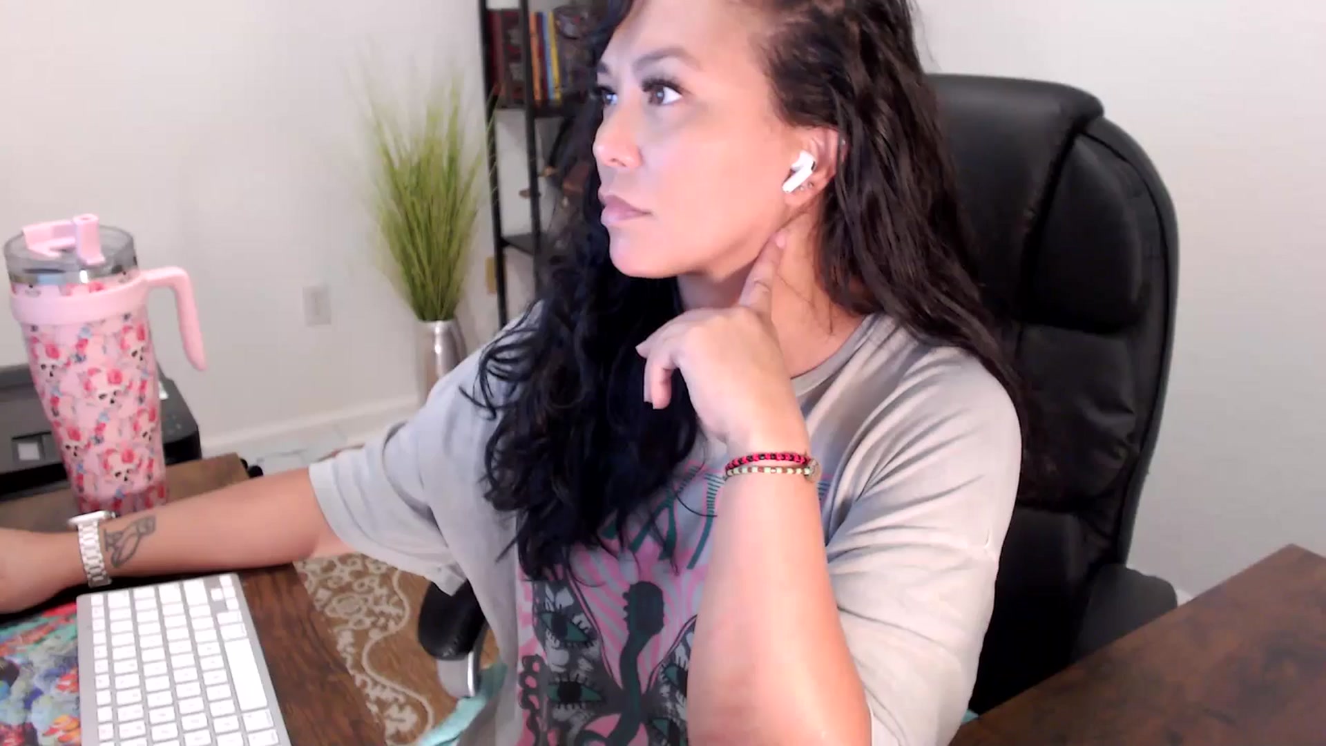 Gallery image thumbnail from MickaylaStar's myfreecams stream on, 08/14/2025, 18:57 image 6 of 20