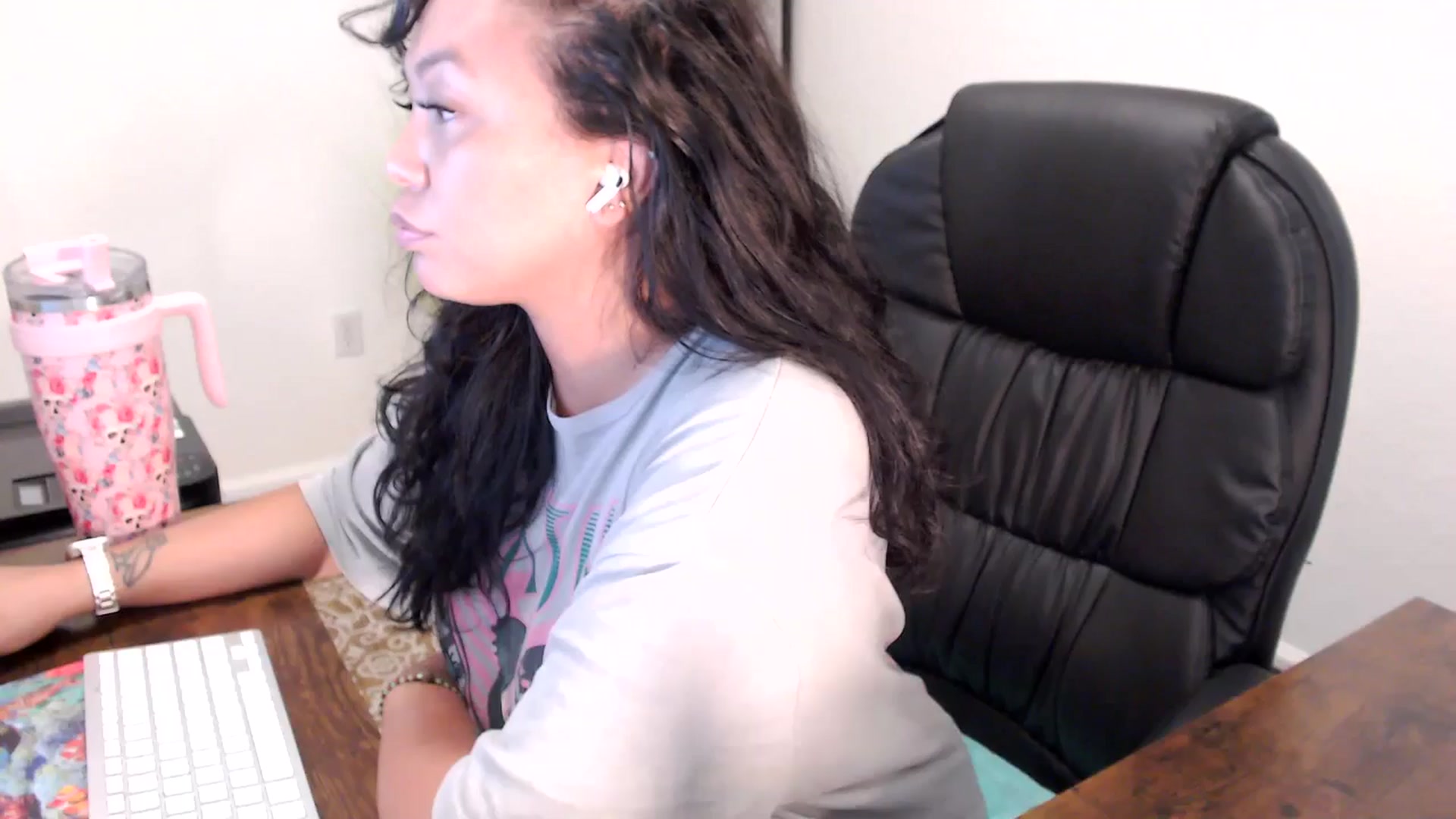 Gallery image thumbnail from MickaylaStar's myfreecams stream on, 08/14/2025, 18:57 image 9 of 20
