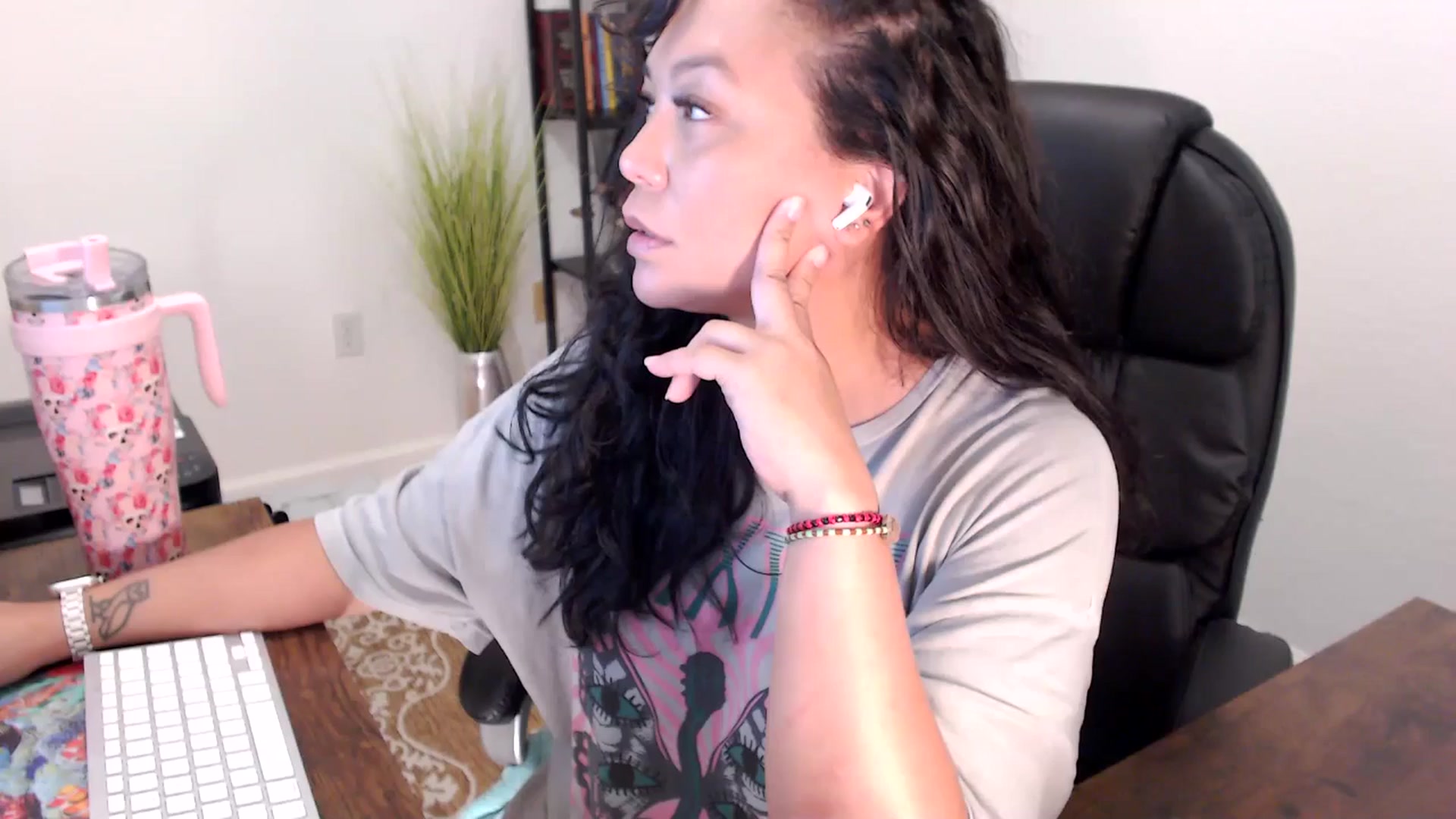 Gallery image thumbnail from MickaylaStar's myfreecams stream on, 08/14/2025, 18:57 image 5 of 20