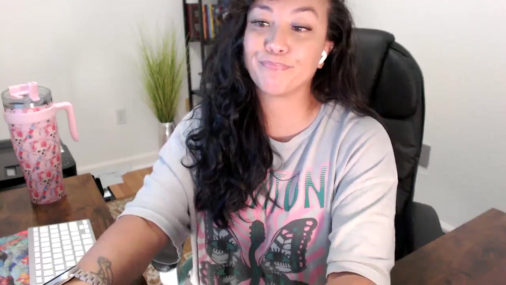 Gallery image thumbnail from MickaylaStar's myfreecams stream on, 08/14/2025, 18:57 image 14 of 20
