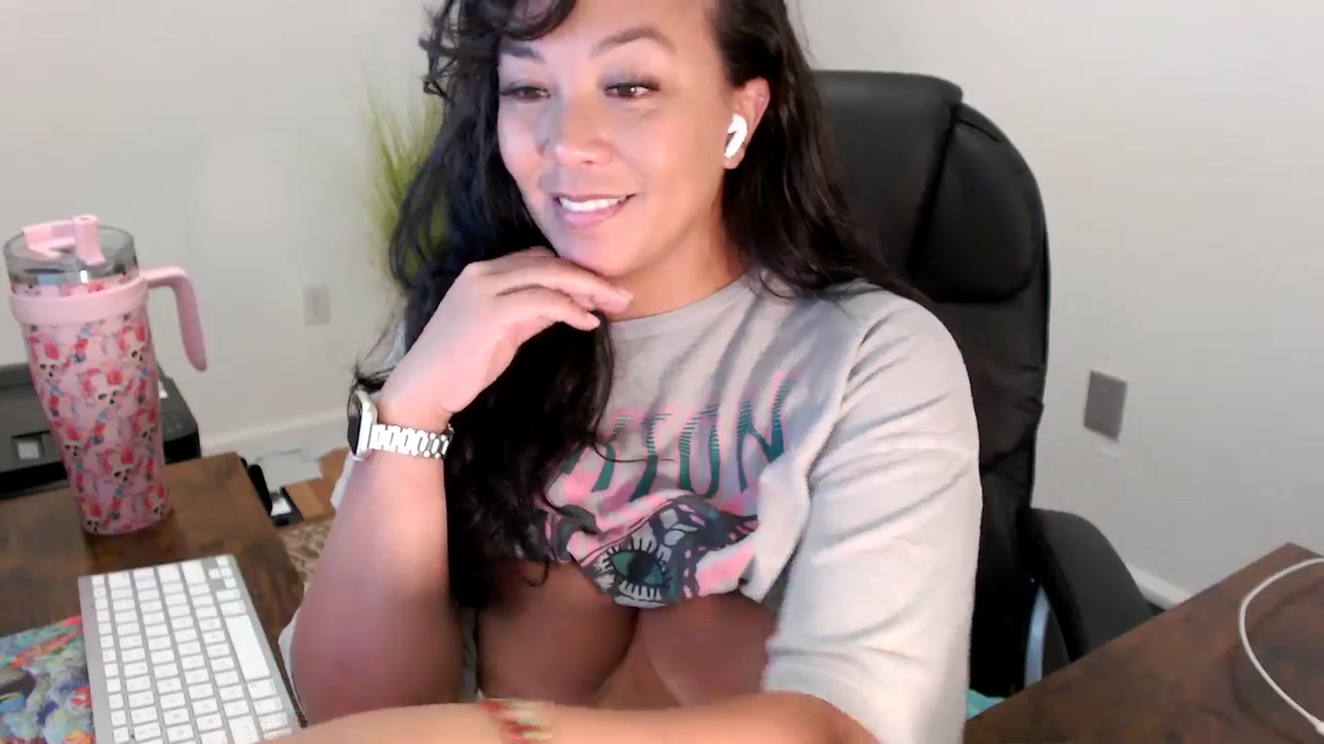 Gallery image thumbnail from MickaylaStar's myfreecams stream on, 08/14/2025, 19:12 image 16 of 20