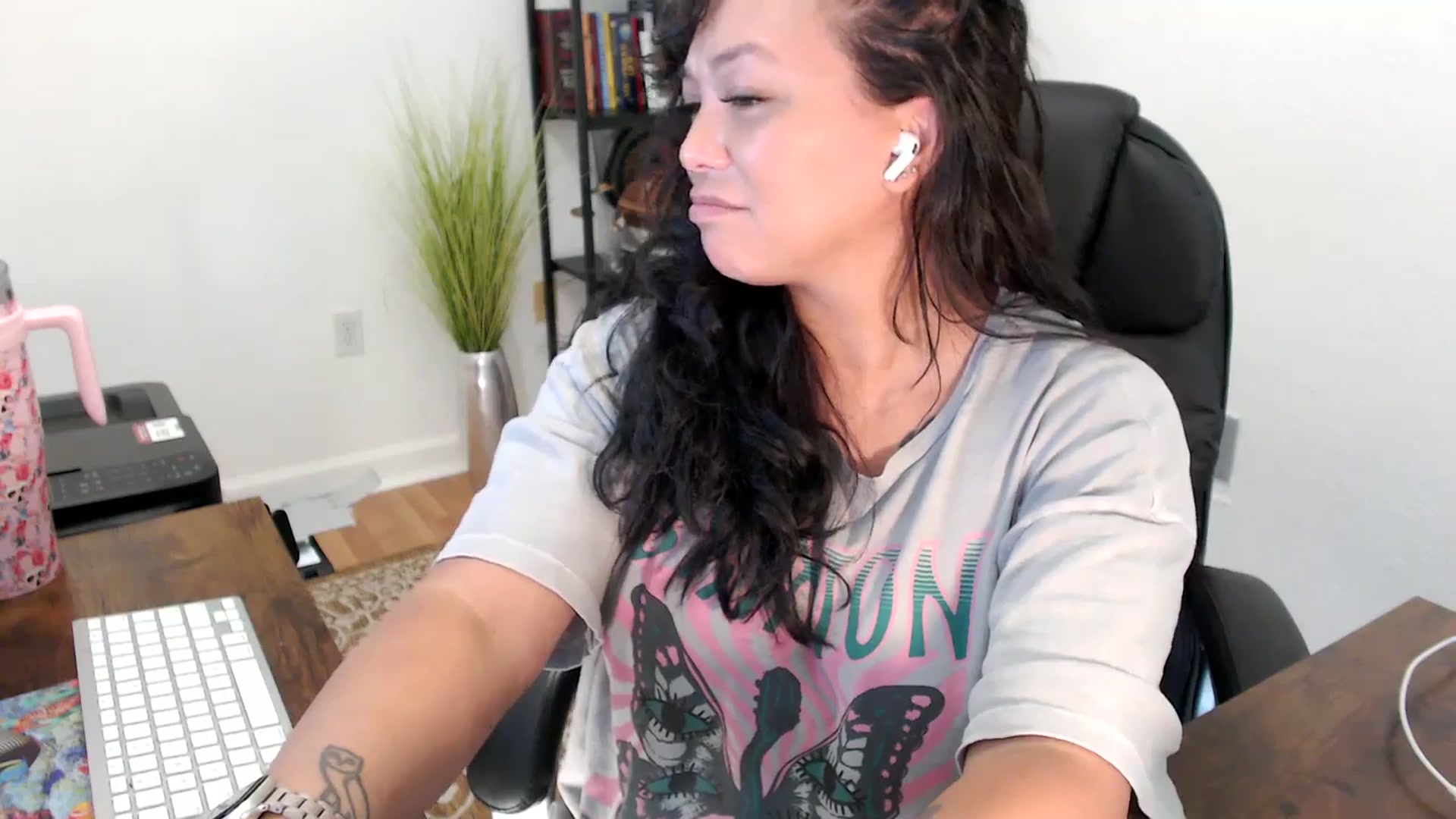 Gallery image thumbnail from MickaylaStar's myfreecams stream on, 08/14/2025, 20:49 image 19 of 20