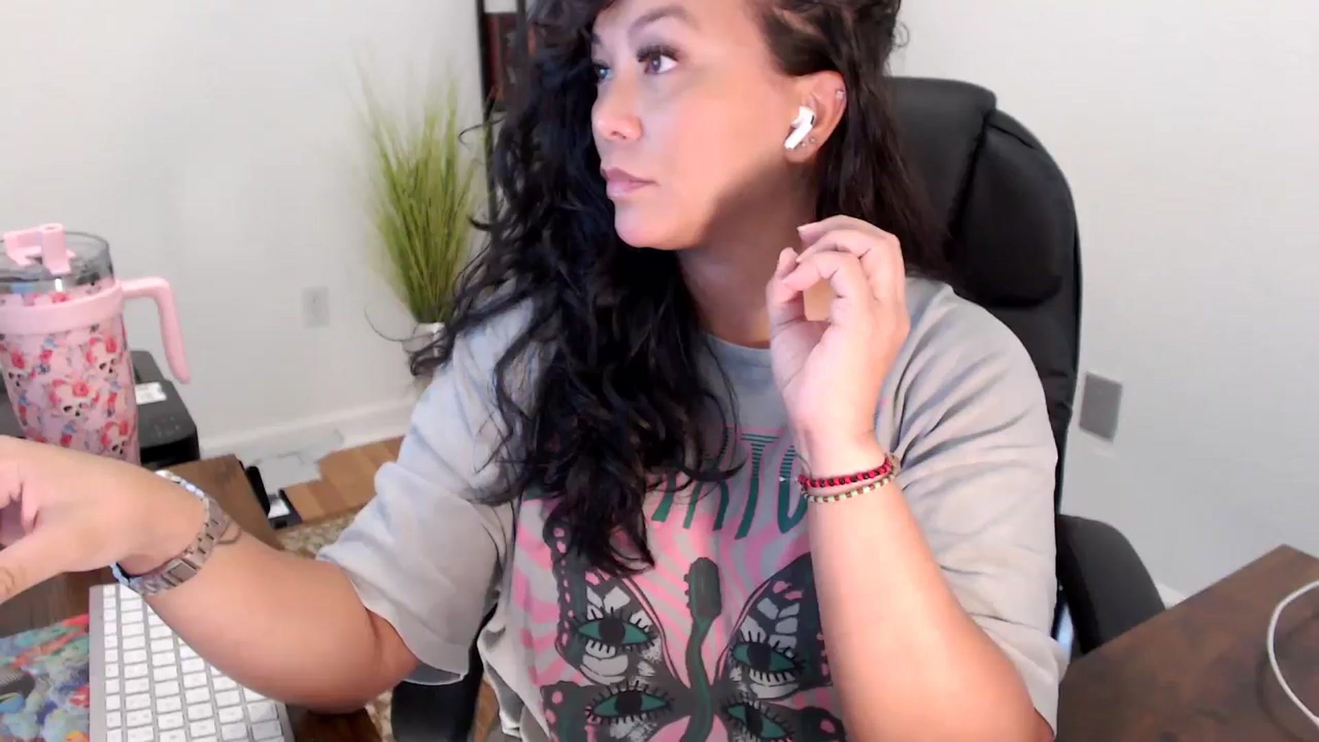 Gallery image thumbnail from MickaylaStar's myfreecams stream on, 08/14/2025, 21:09 image 1 of 20