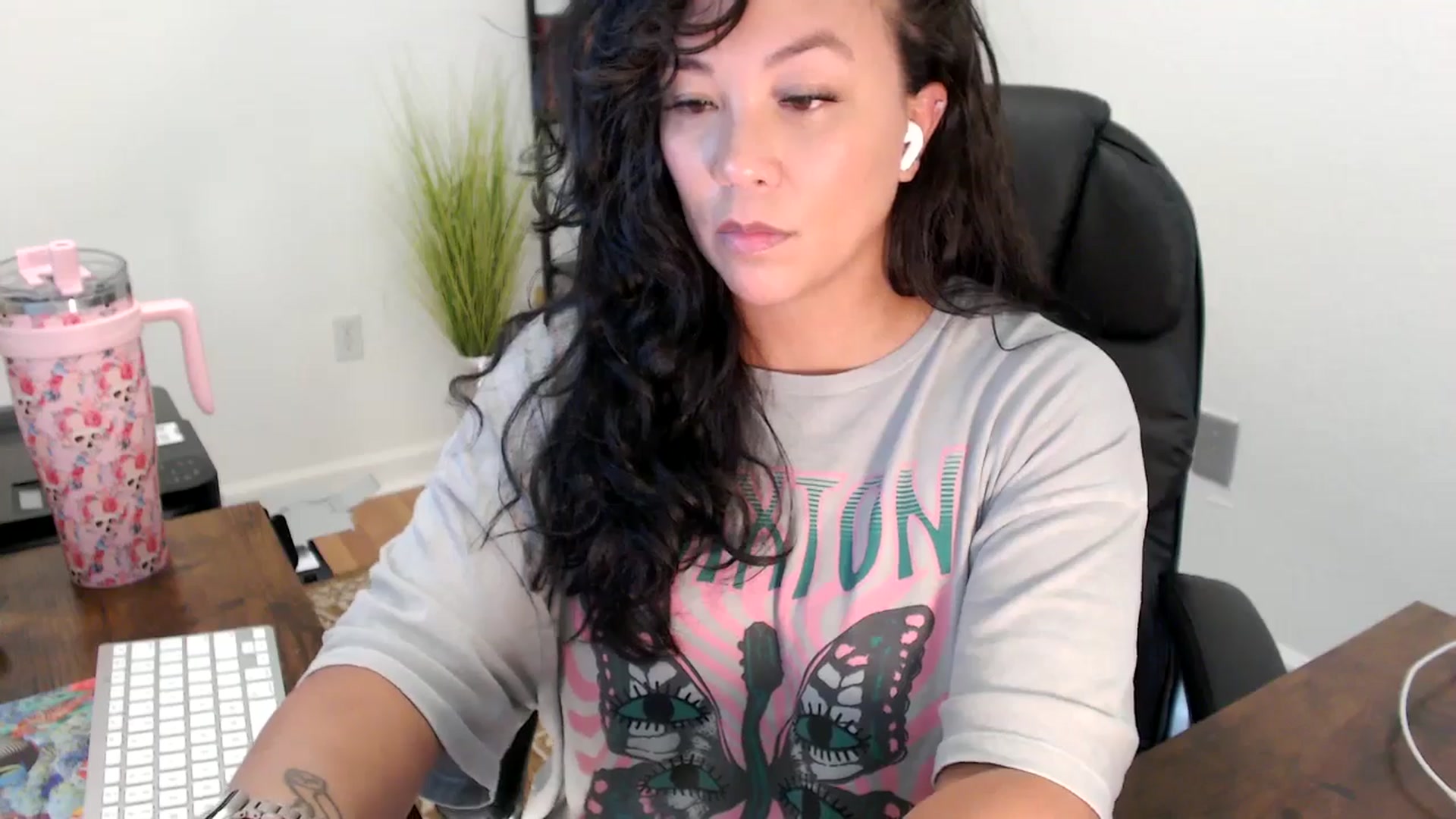 Gallery image thumbnail from MickaylaStar's myfreecams stream on, 08/14/2025, 21:09 image 5 of 20