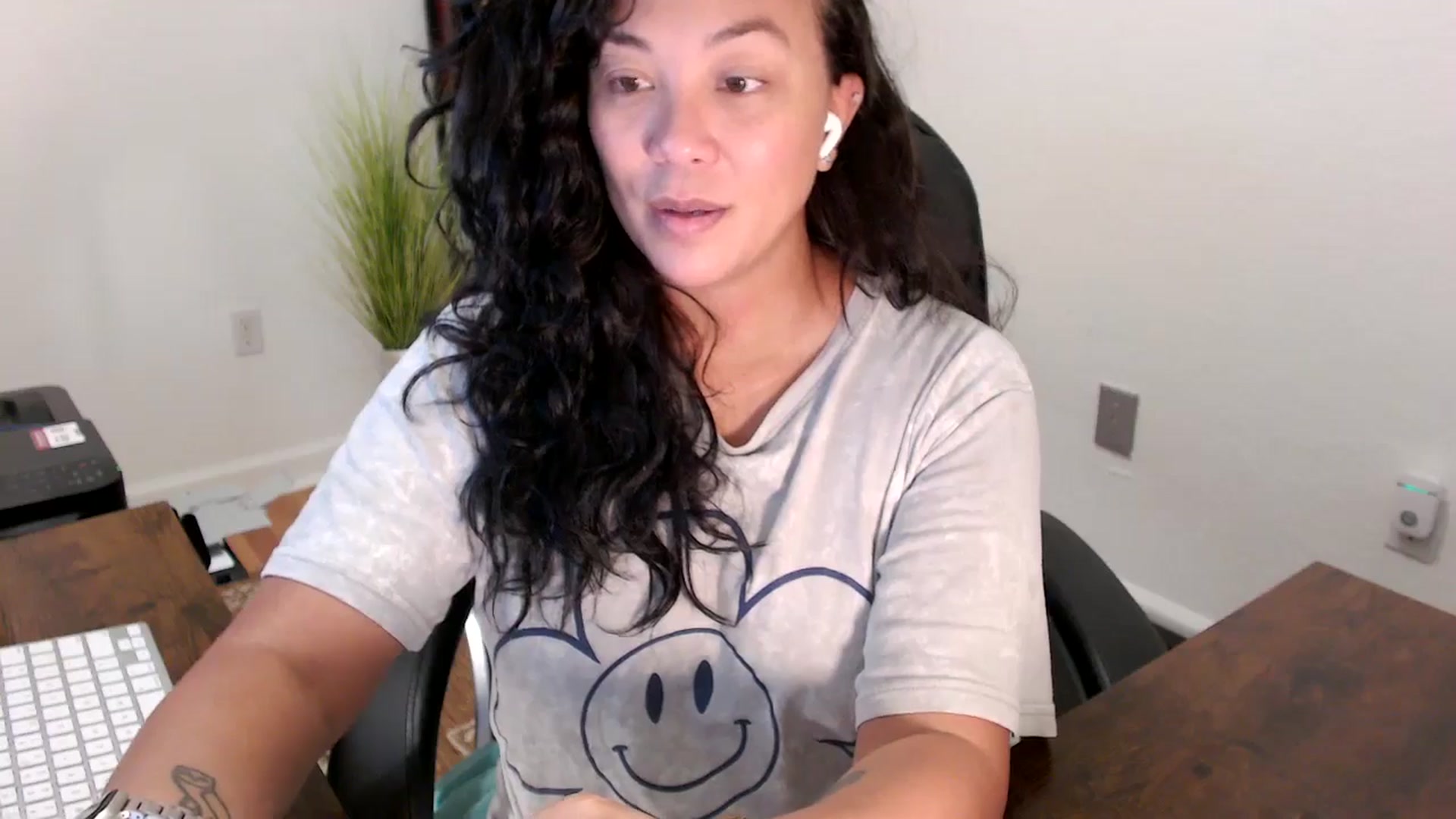 Gallery image thumbnail from MickaylaStar's myfreecams stream on, 08/15/2025, 14:57 image 10 of 20