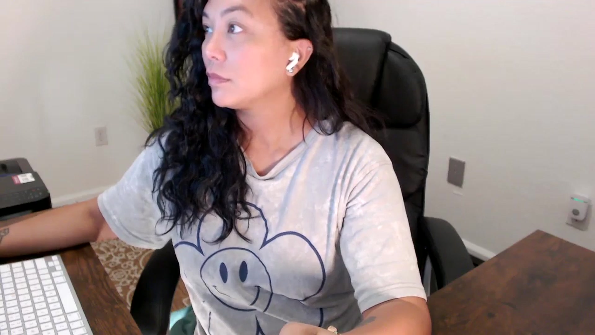 Gallery image thumbnail from MickaylaStar's myfreecams stream on, 08/15/2025, 14:57 image 16 of 20