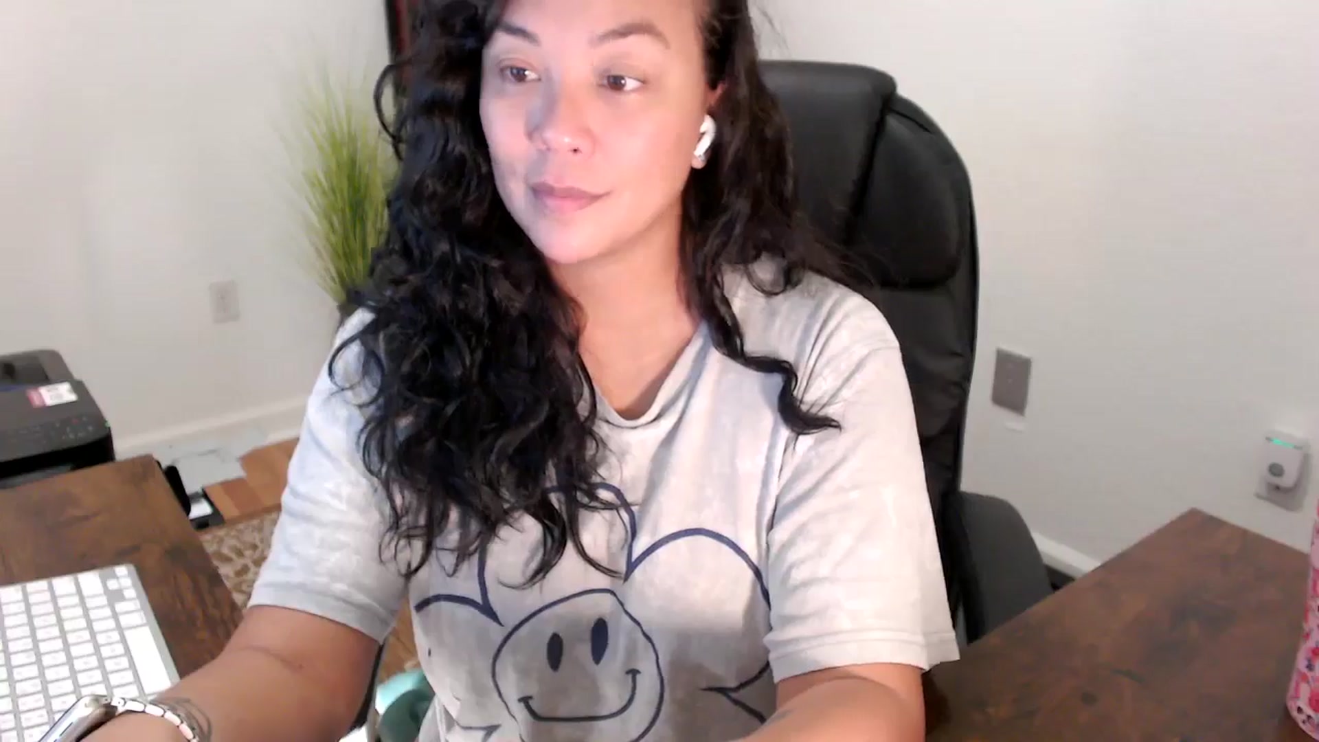 Gallery image thumbnail from MickaylaStar's myfreecams stream on, 08/15/2025, 14:57 image 8 of 20