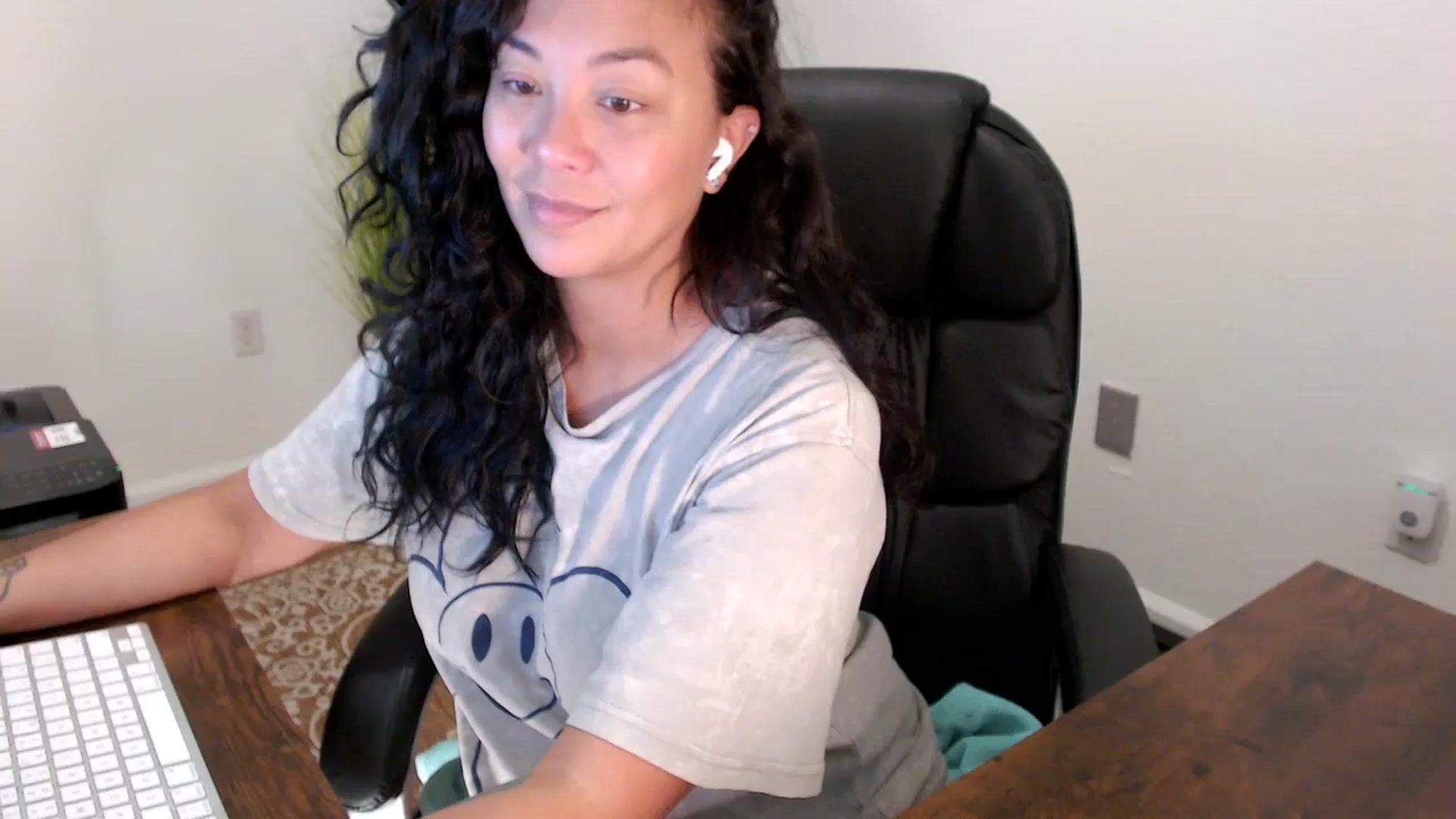 Gallery image thumbnail from MickaylaStar's myfreecams stream on, 08/15/2025, 14:57 image 14 of 20