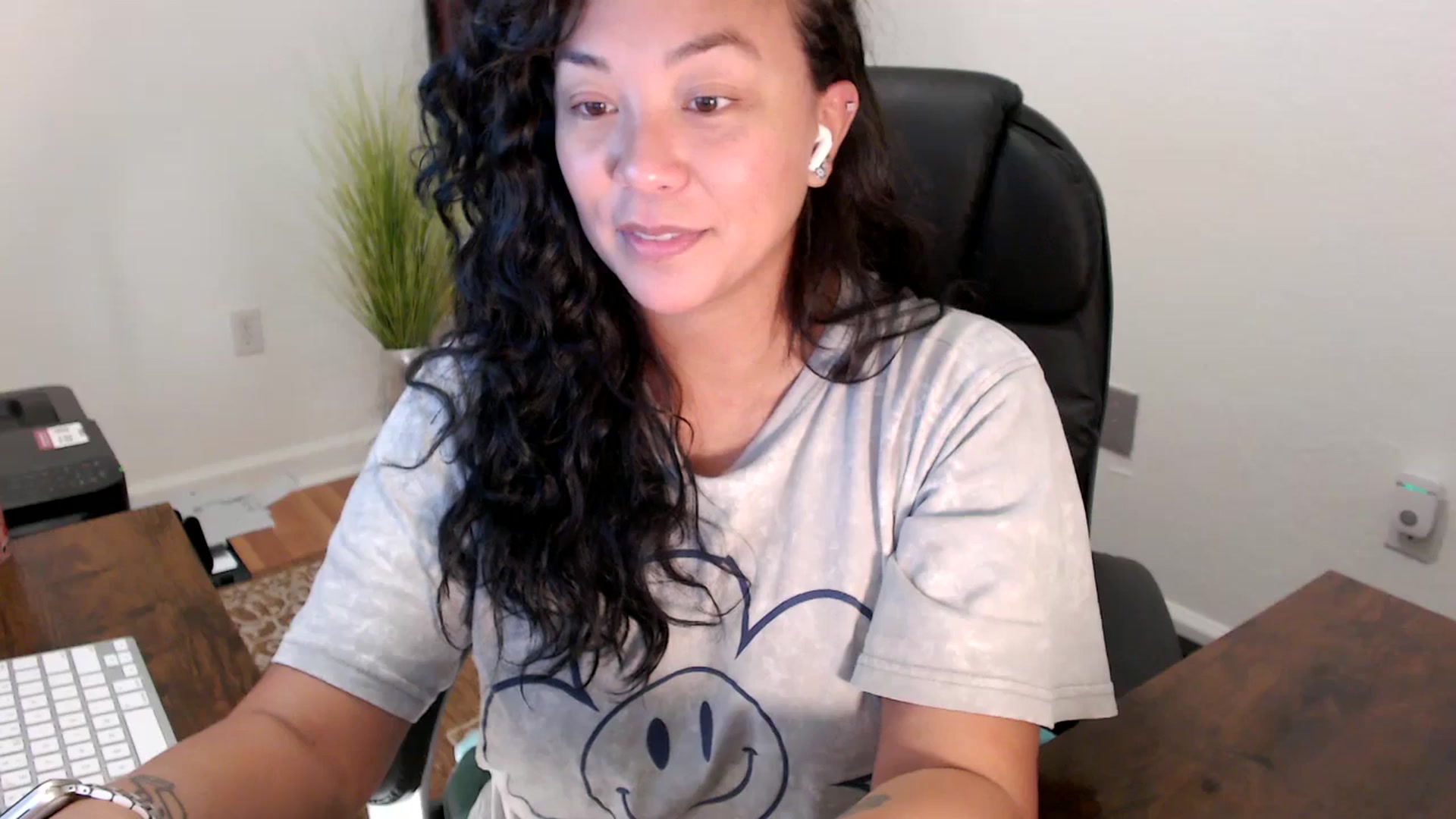 Gallery image thumbnail from MickaylaStar's myfreecams stream on, 08/15/2025, 16:08 image 5 of 20
