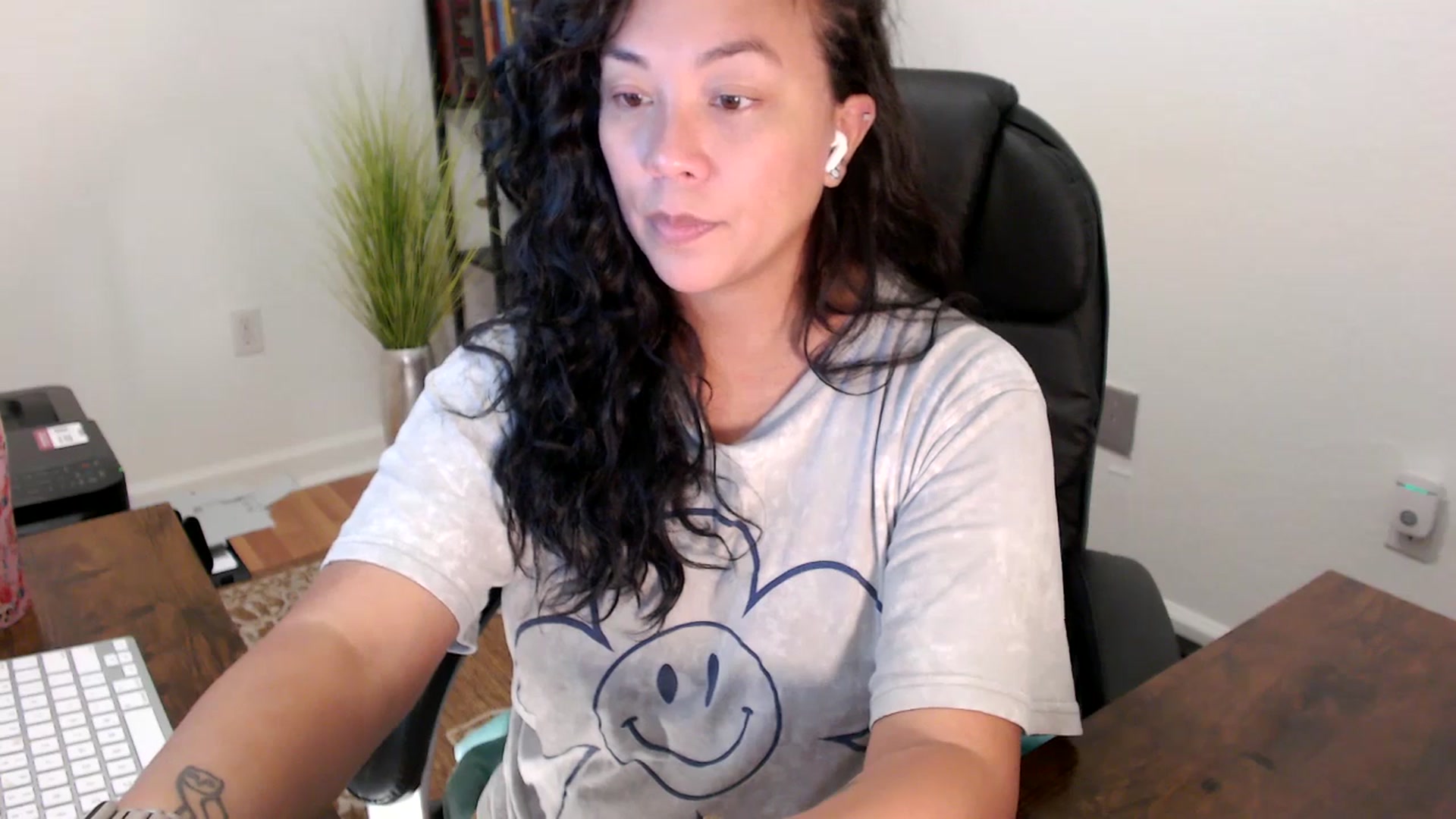 Gallery image thumbnail from MickaylaStar's myfreecams stream on, 08/15/2025, 16:08 image 8 of 20