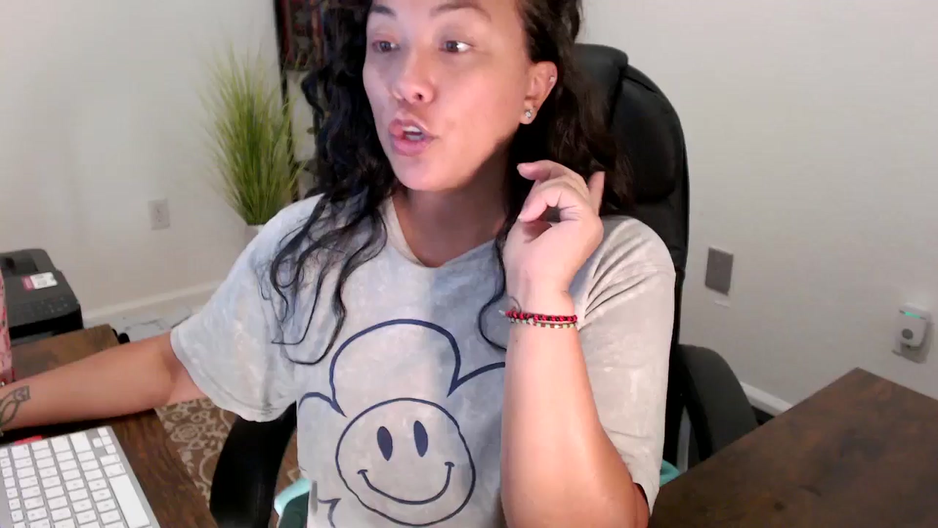 Gallery image thumbnail from MickaylaStar's myfreecams stream on, 08/15/2025, 16:08 image 17 of 20