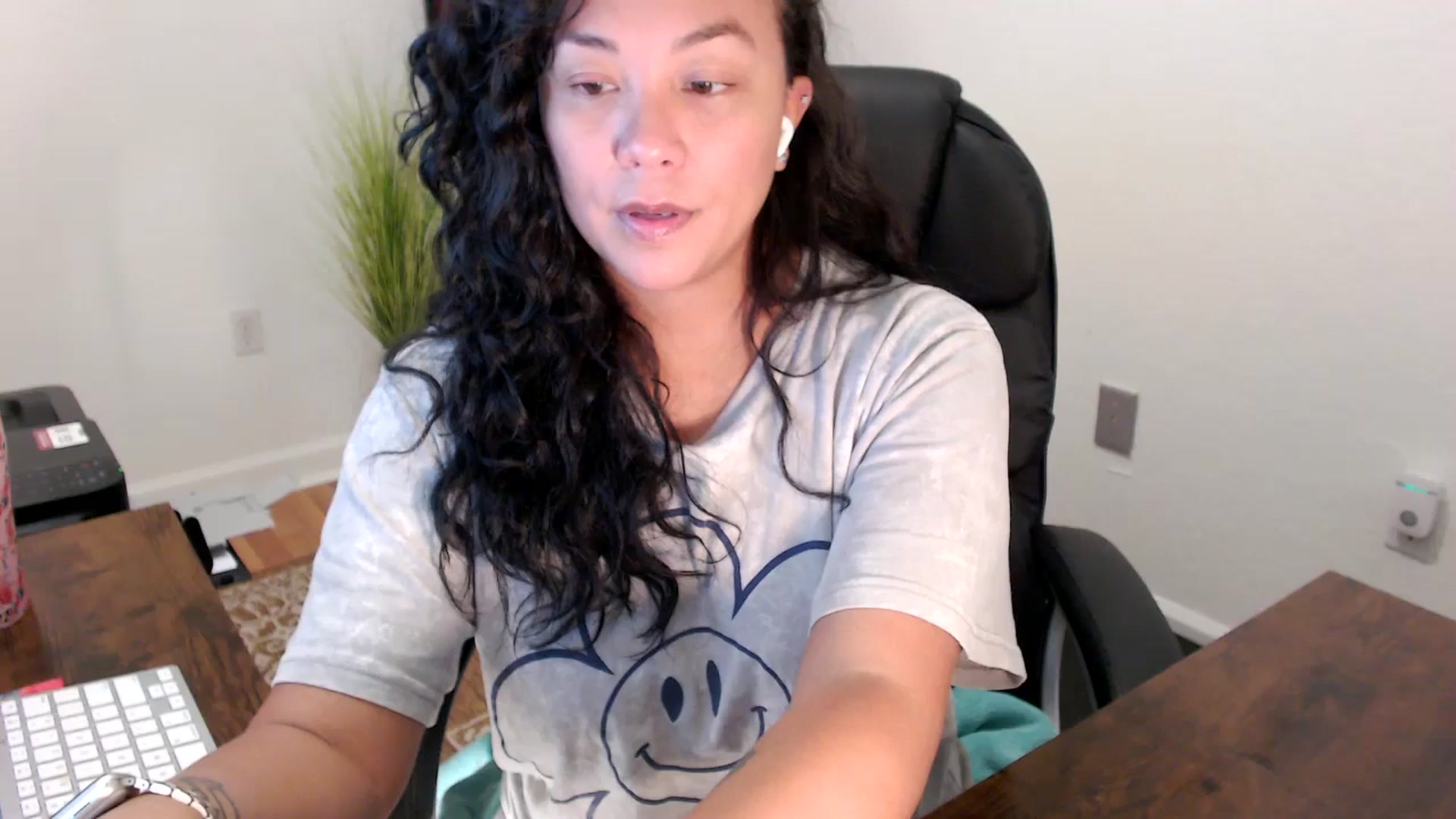 Gallery image thumbnail from MickaylaStar's myfreecams stream on, 08/15/2025, 16:08 image 12 of 20