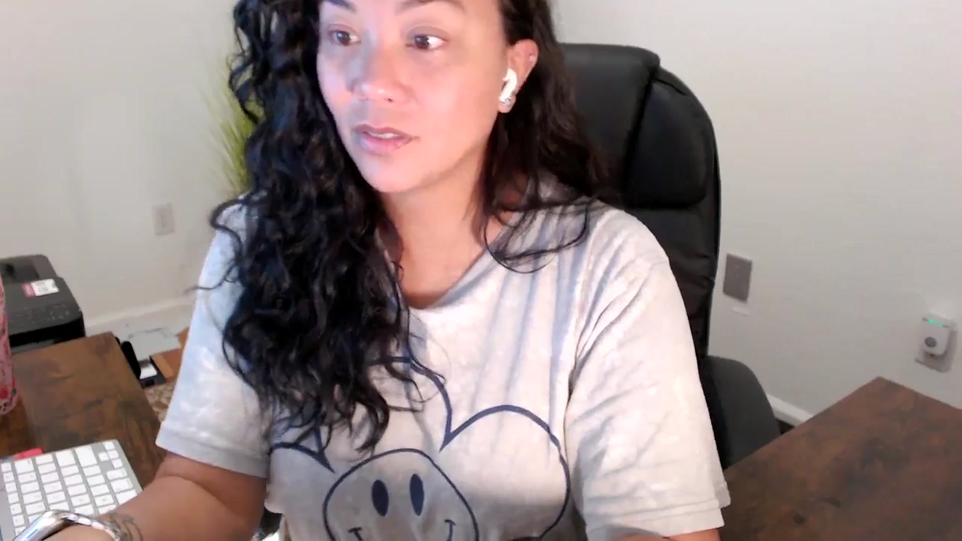 Gallery image thumbnail from MickaylaStar's myfreecams stream on, 08/15/2025, 16:08 image 10 of 20