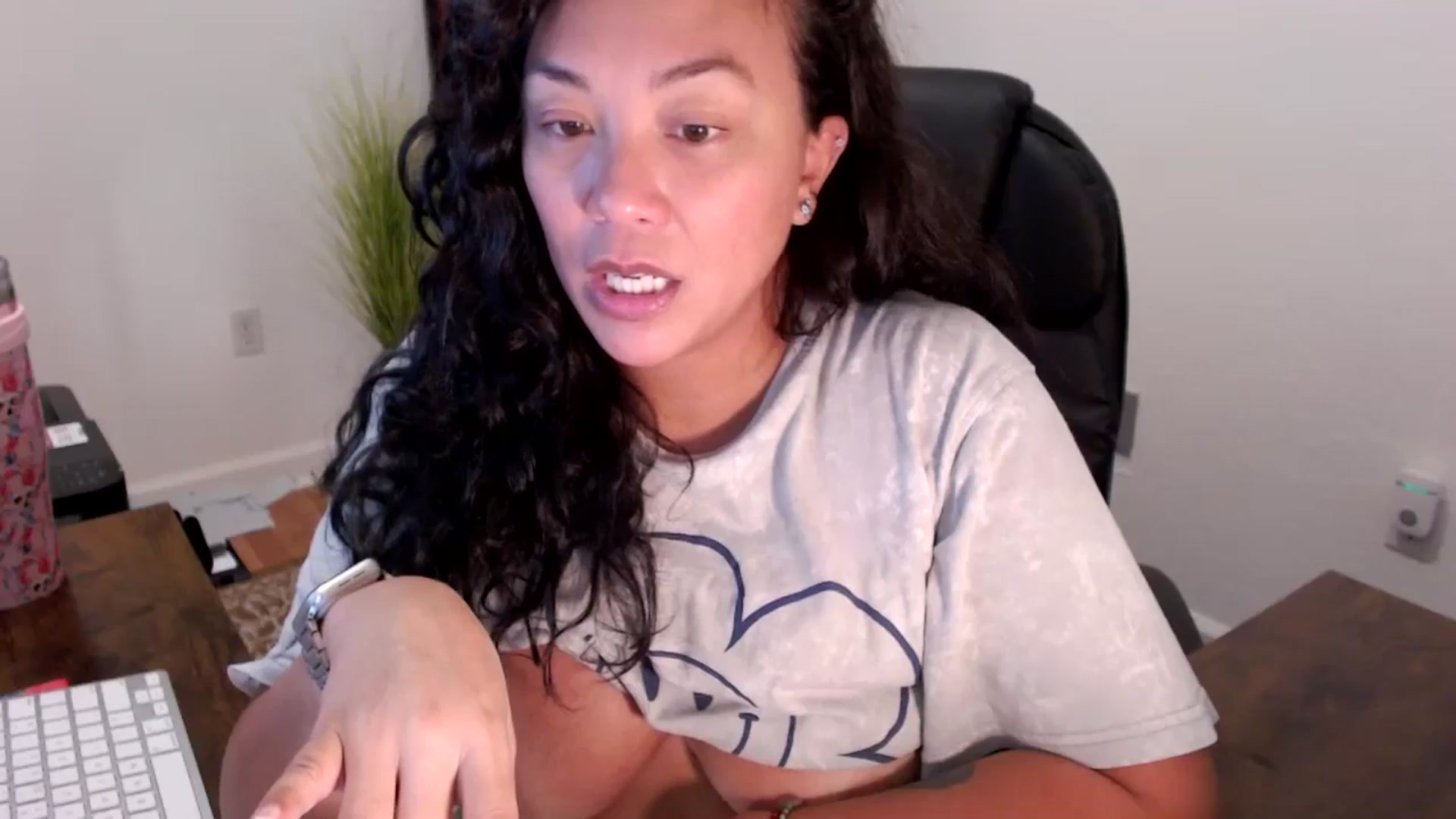Gallery image thumbnail from MickaylaStar's myfreecams stream on, 08/15/2025, 16:37 image 9 of 20
