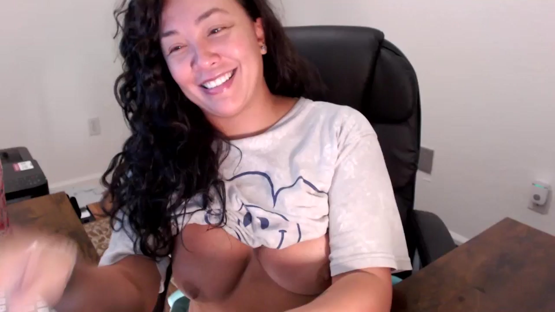 Gallery image thumbnail from MickaylaStar's myfreecams stream on, 08/15/2025, 16:37 image 3 of 20