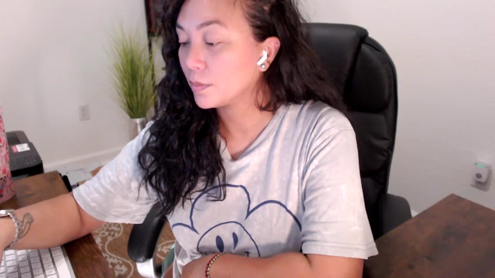 Gallery image thumbnail from MickaylaStar's myfreecams stream on, 08/15/2025, 16:37 image 20 of 20