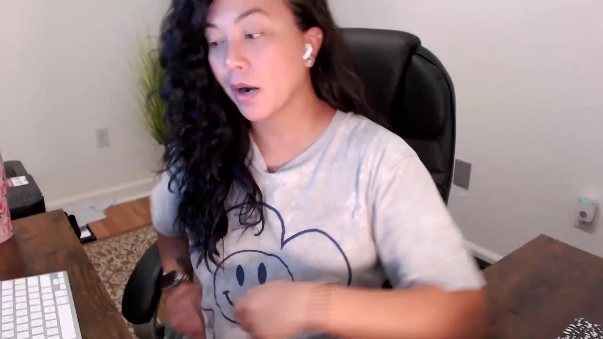 Gallery image thumbnail from MickaylaStar's myfreecams stream on, 08/15/2025, 17:51 image 18 of 20