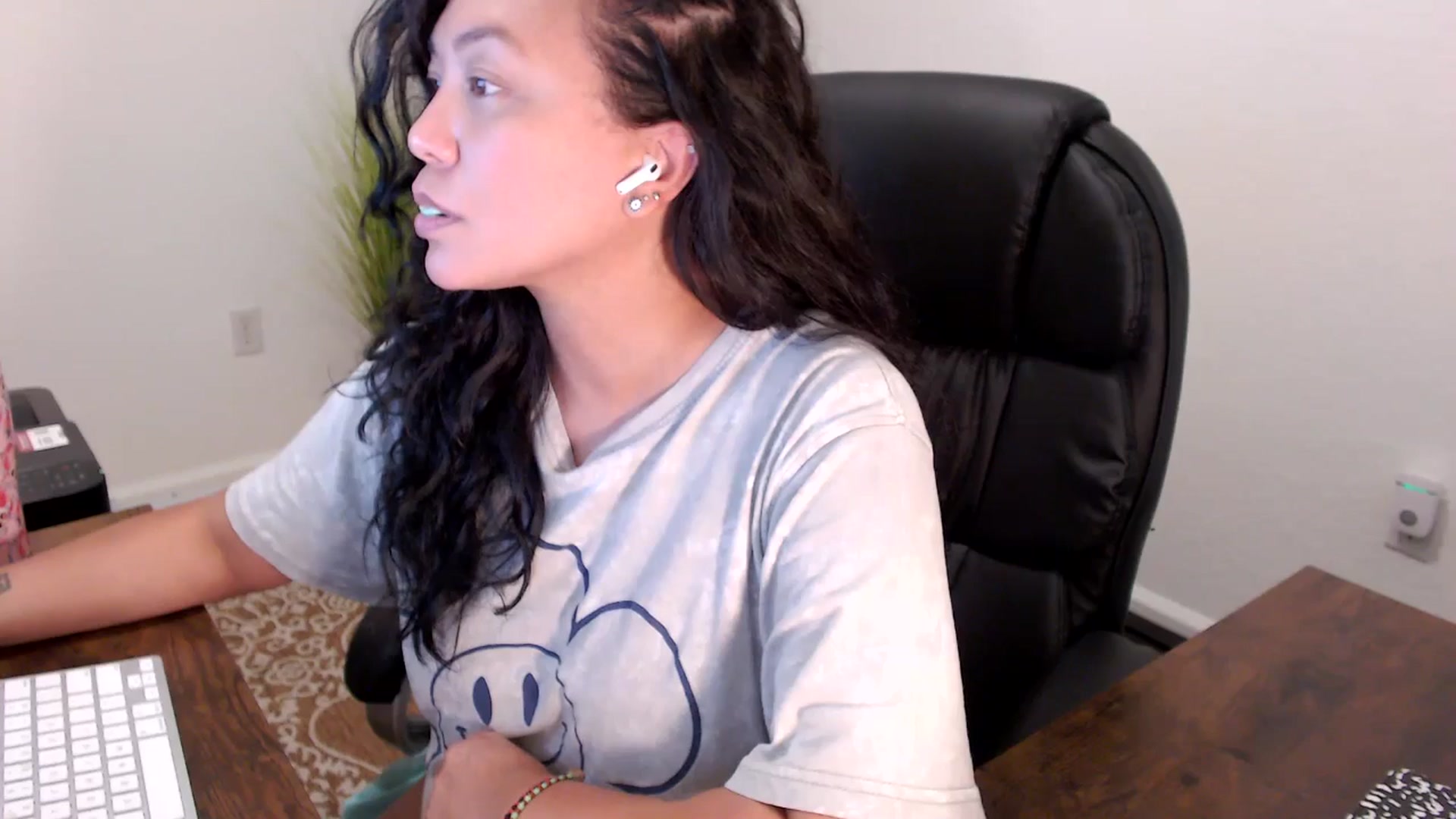 Gallery image thumbnail from MickaylaStar's myfreecams stream on, 08/15/2025, 17:51 image 19 of 20