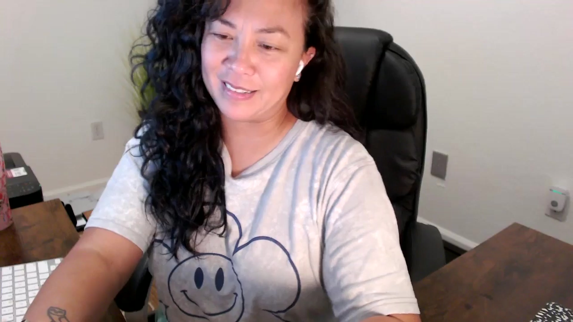 Gallery image thumbnail from MickaylaStar's myfreecams stream on, 08/15/2025, 17:51 image 8 of 20
