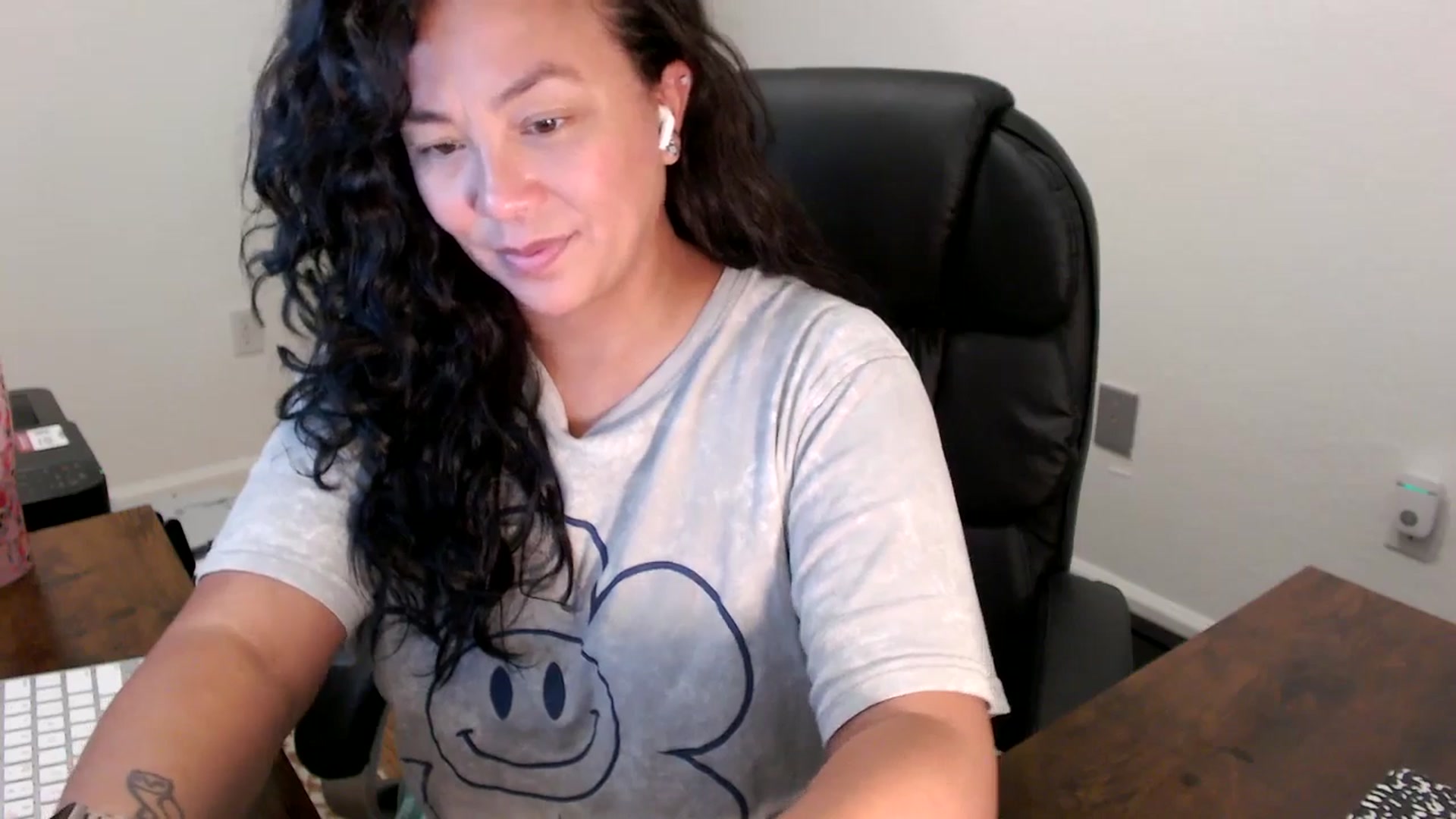 Gallery image thumbnail from MickaylaStar's myfreecams stream on, 08/15/2025, 17:51 image 9 of 20