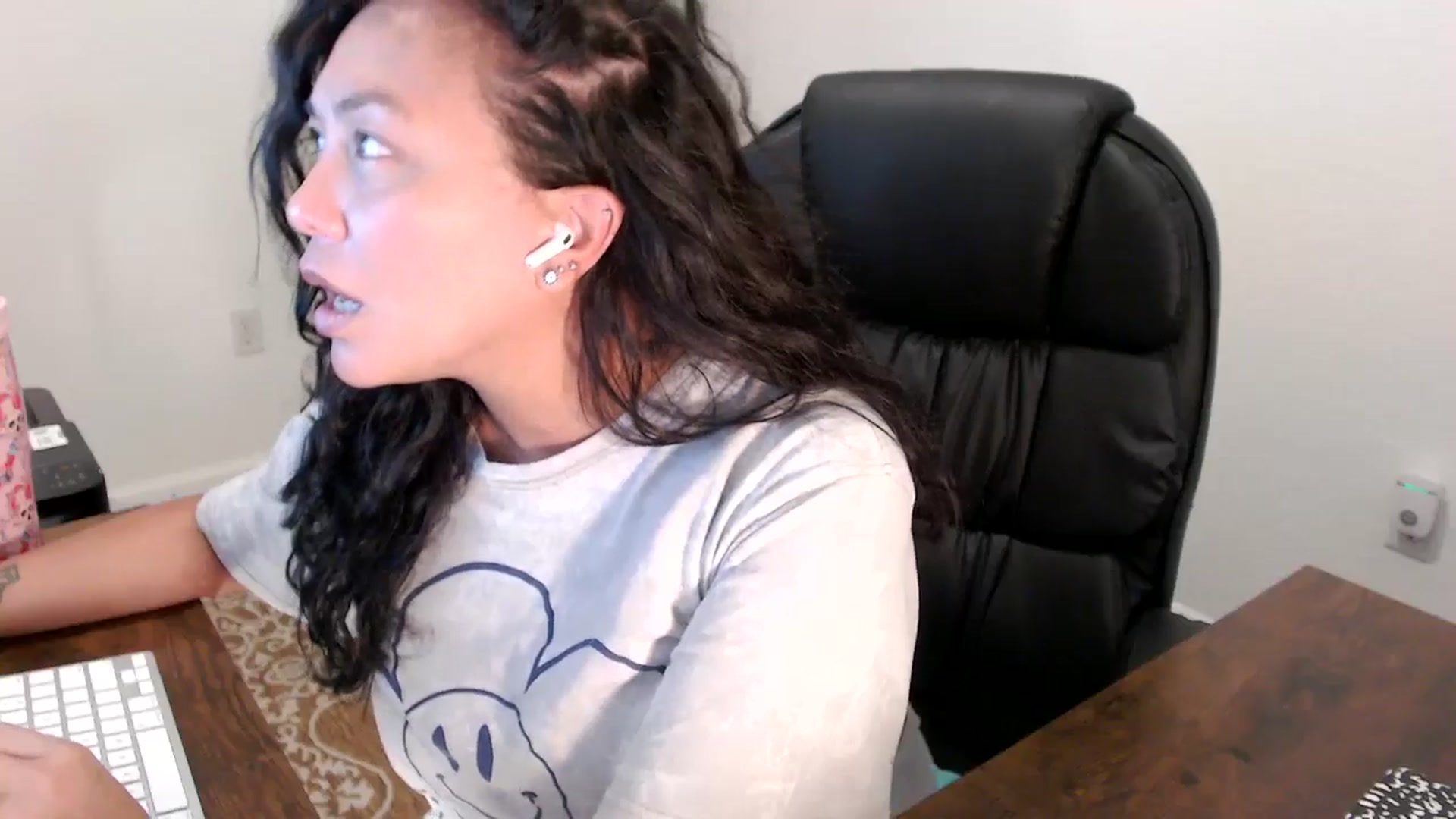 Gallery image thumbnail from MickaylaStar's myfreecams stream on, 08/15/2025, 18:38 image 19 of 20