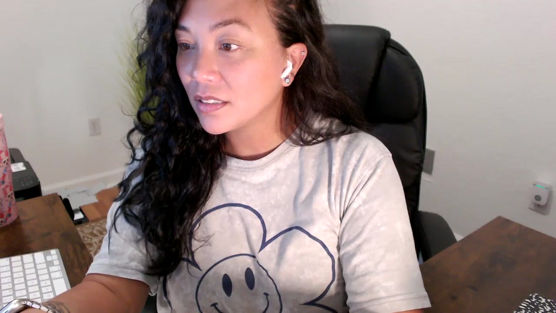 Gallery image thumbnail from MickaylaStar's myfreecams stream on, 08/15/2025, 18:38 image 17 of 20